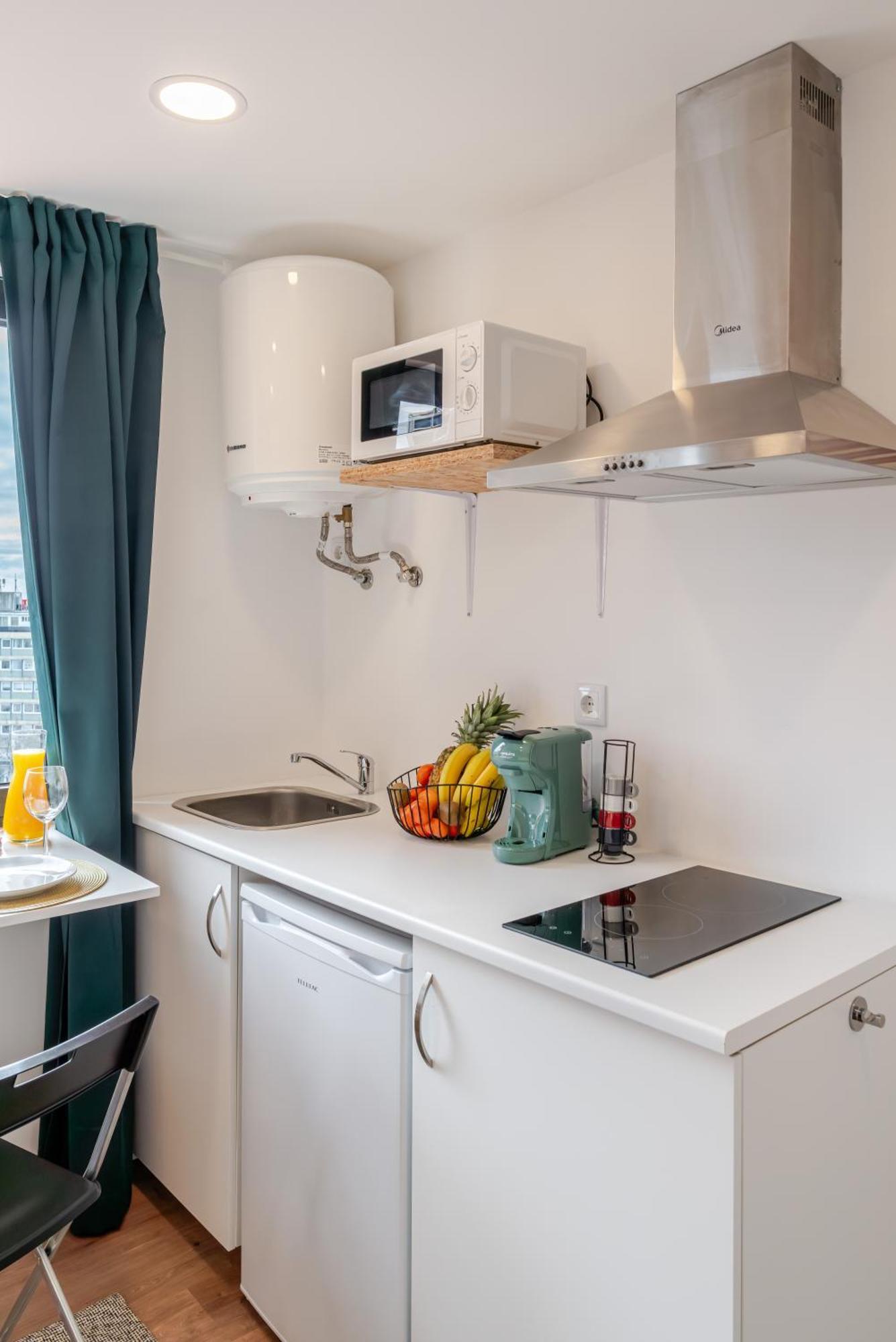 Apartment Hostwise - Stylish Sunny Flats