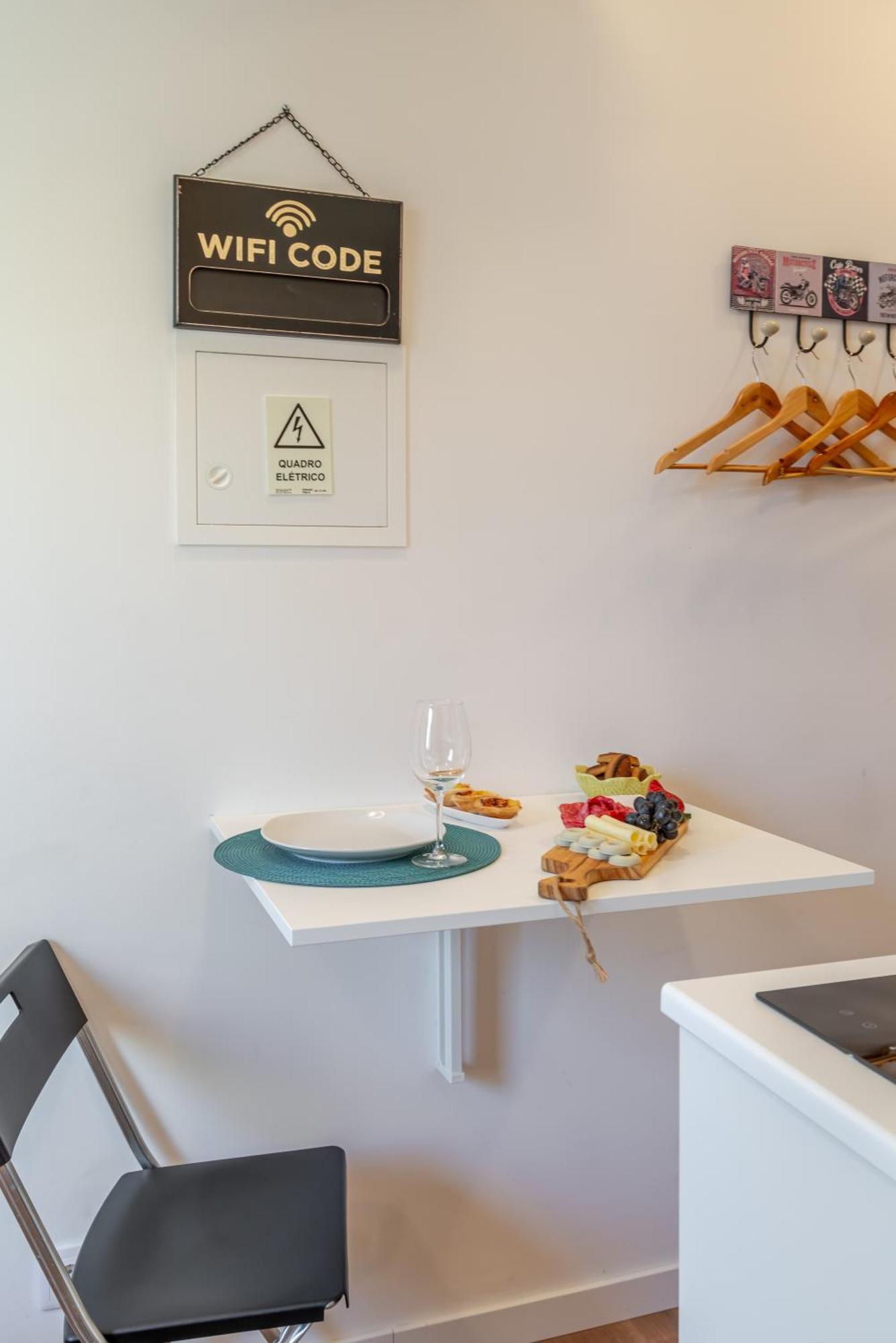 Apartment Hostwise - Stylish Sunny Flats Porto