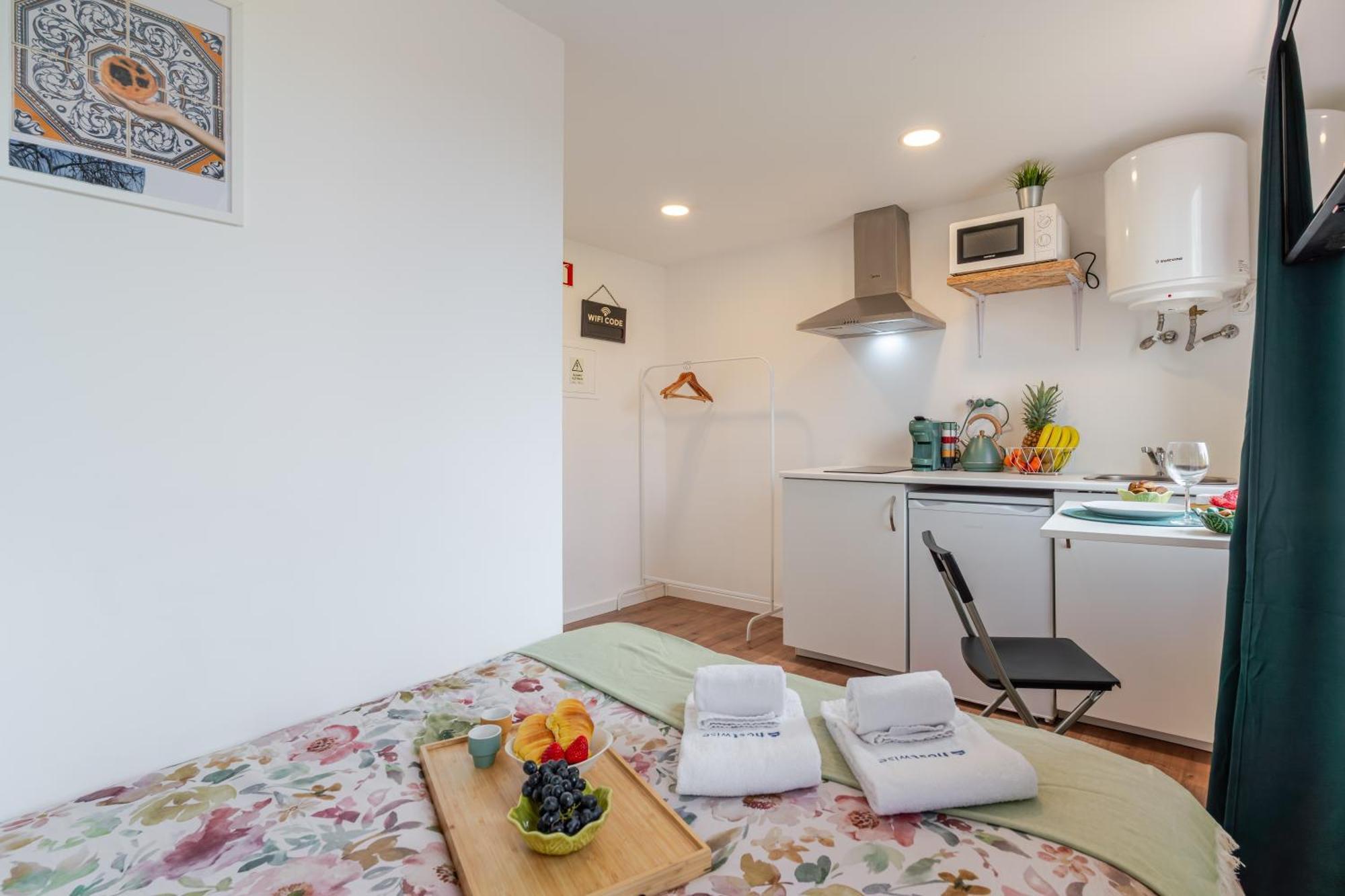 Apartment Hostwise - Stylish Sunny Flats *