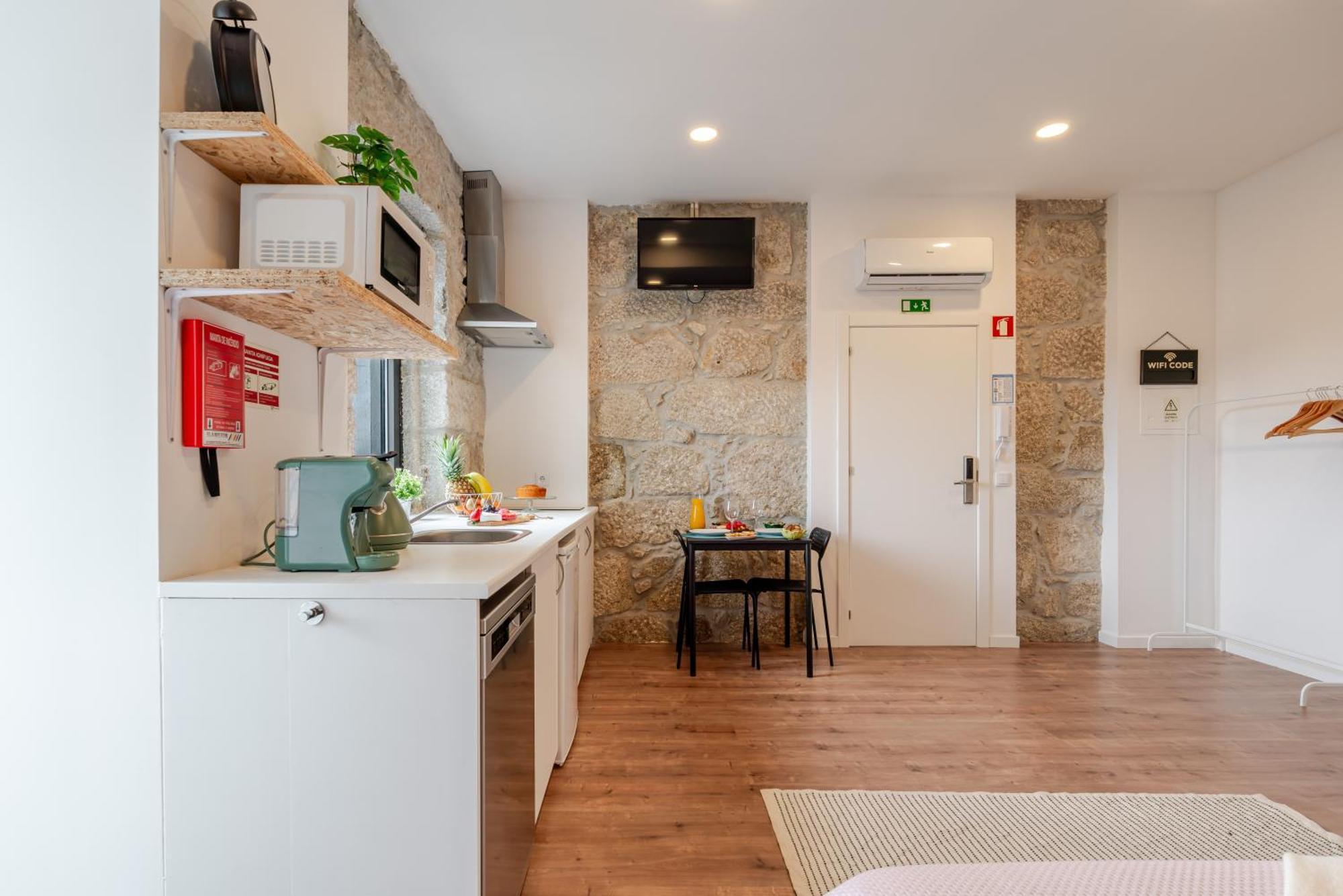 Hostwise - Stylish Sunny Flats * Porto