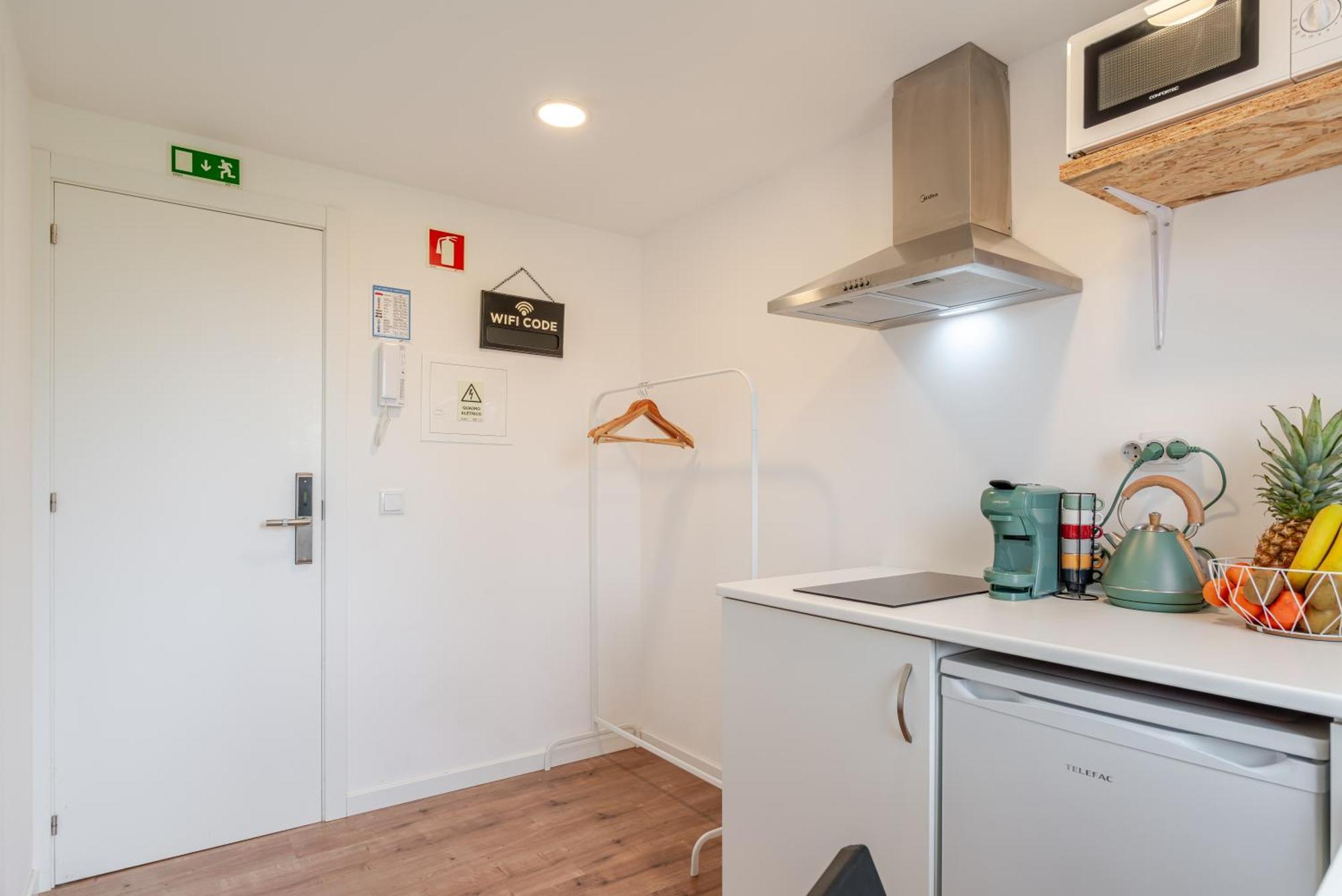 Apartment Hostwise - Stylish Sunny Flats Porto