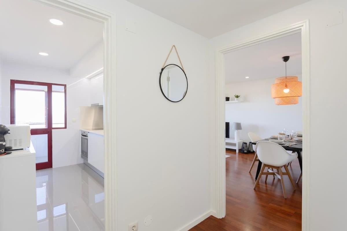 Liiiving In Matosinhos - Seaside Balcony Apartment *