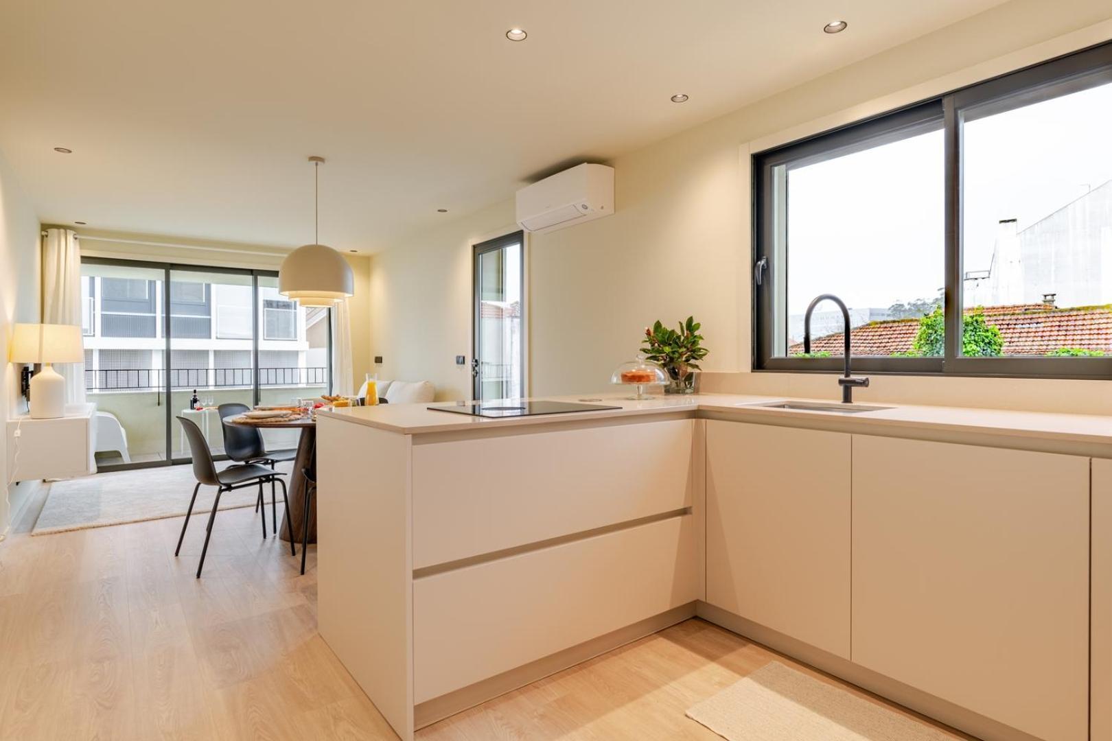 Hostwise - Stylish Flat With Terrace & Garage * Porto