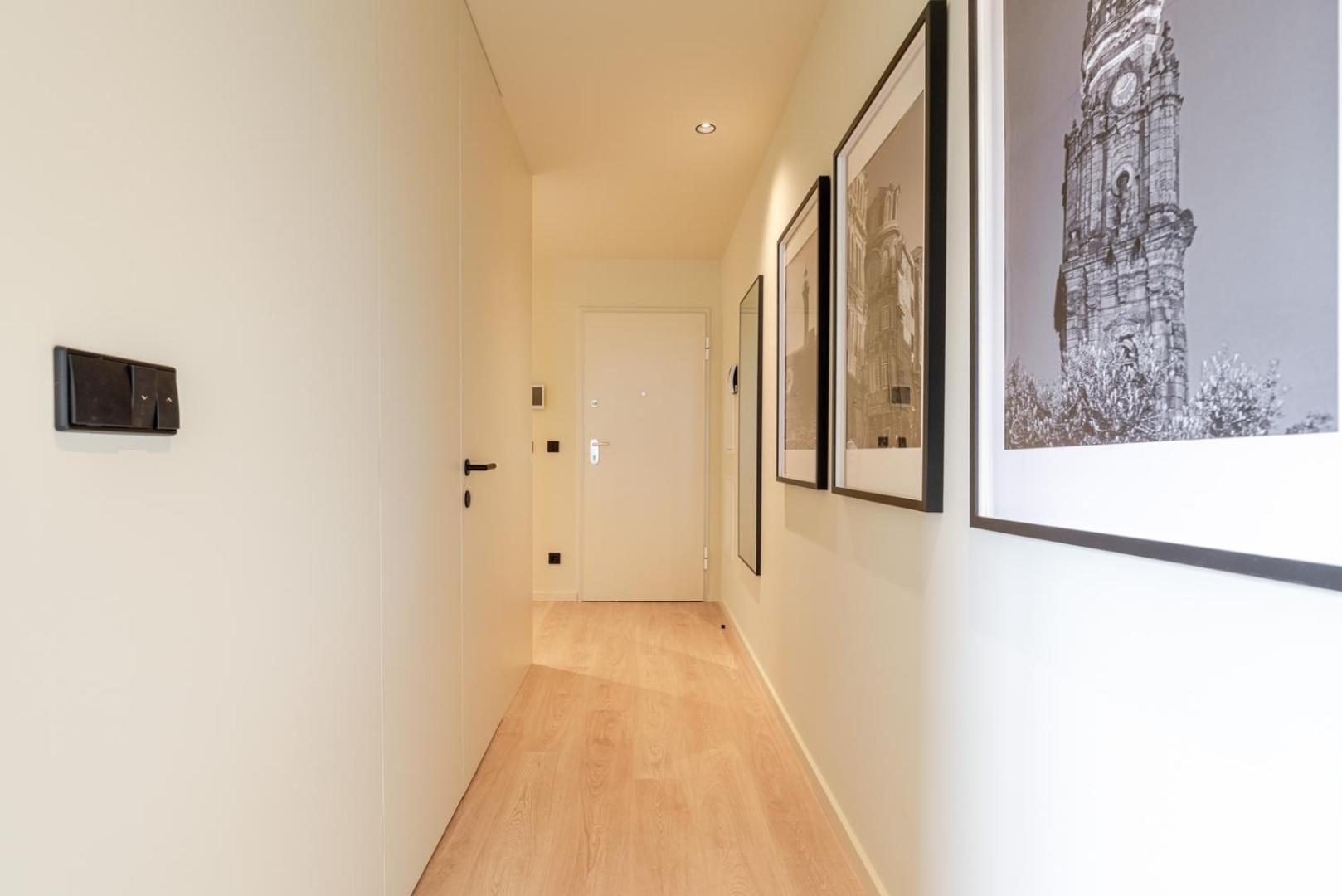Apartment Hostwise - Stylish Flat With Terrace & Garage Porto