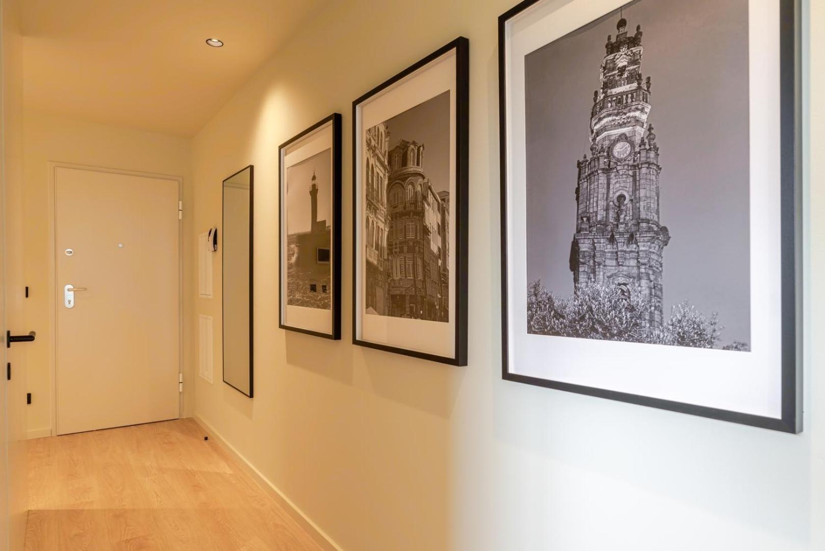 Apartment Hostwise - Stylish Flat With Terrace & Garage *