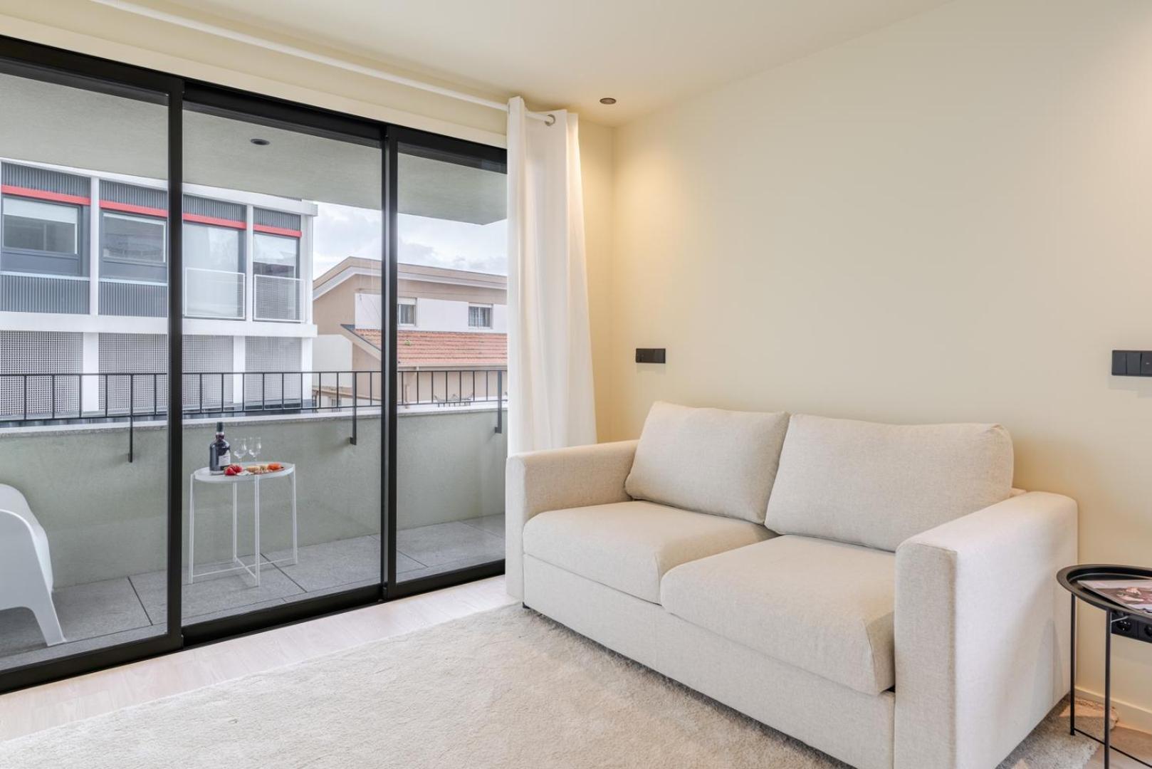 Hostwise - Stylish Flat With Terrace & Garage Apartment Porto