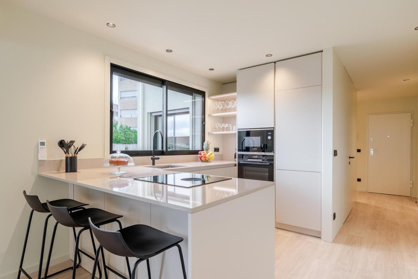 Hostwise - Stylish Flat With Terrace & Garage Apartment Porto
