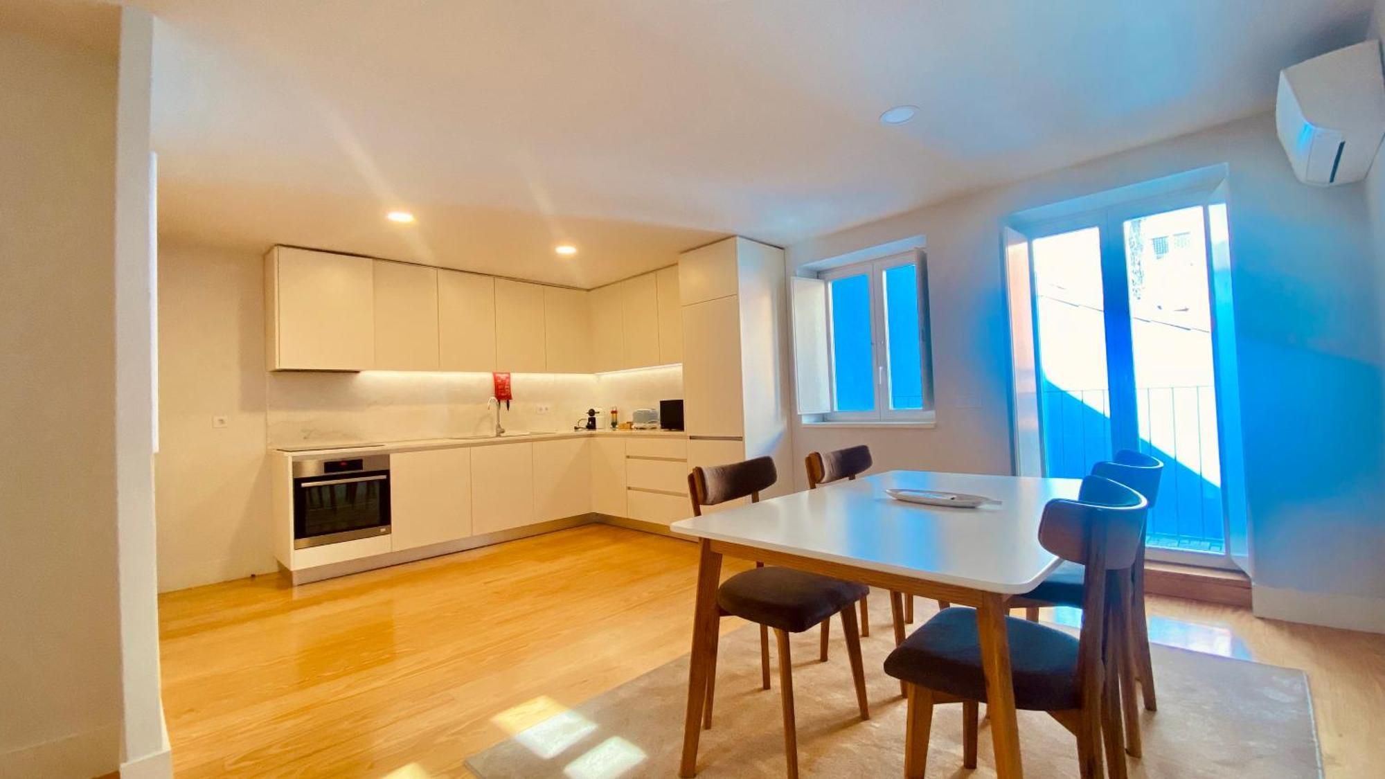 Sm Apartment *