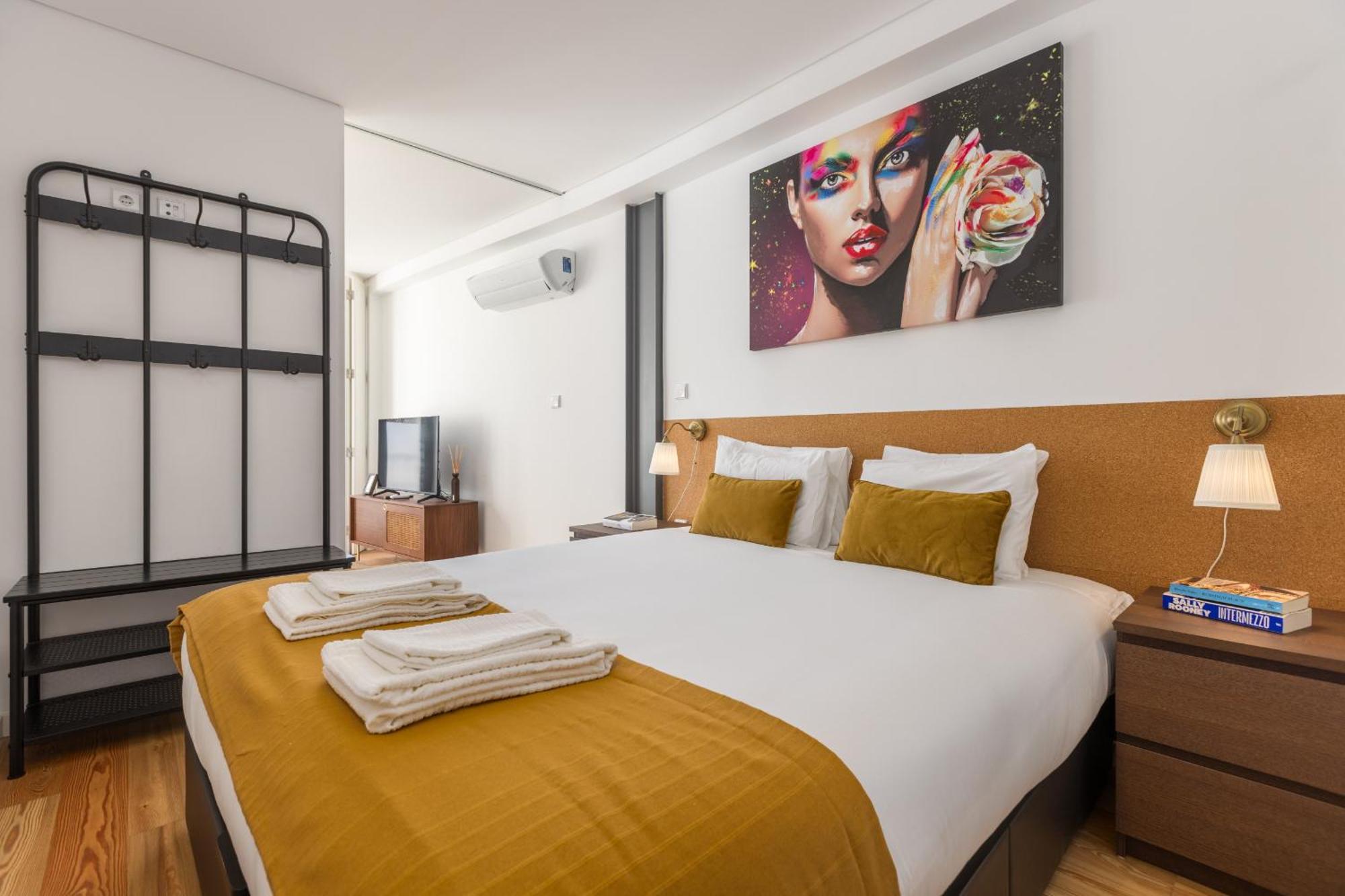 New!central W/ Sunny Terrace - 9 Min Walk Trindade * Porto