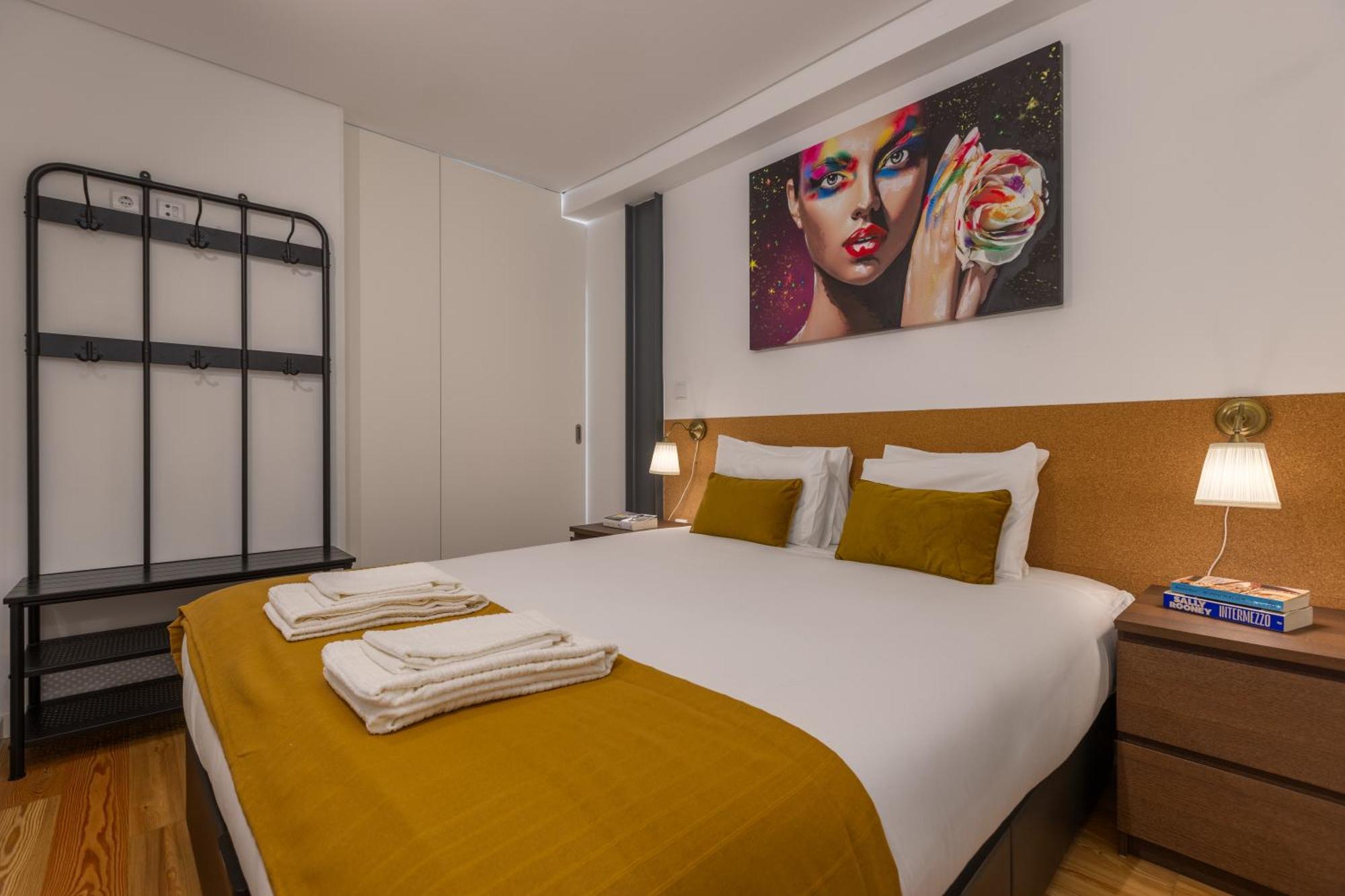 Apartment New!central W/ Sunny Terrace - 9 Min Walk Trindade *