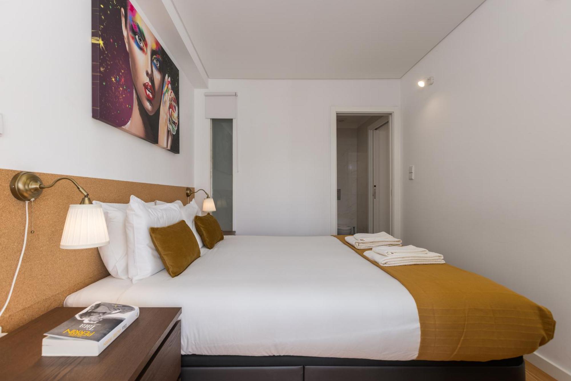 New!central W/ Sunny Terrace - 9 Min Walk Trindade * Porto