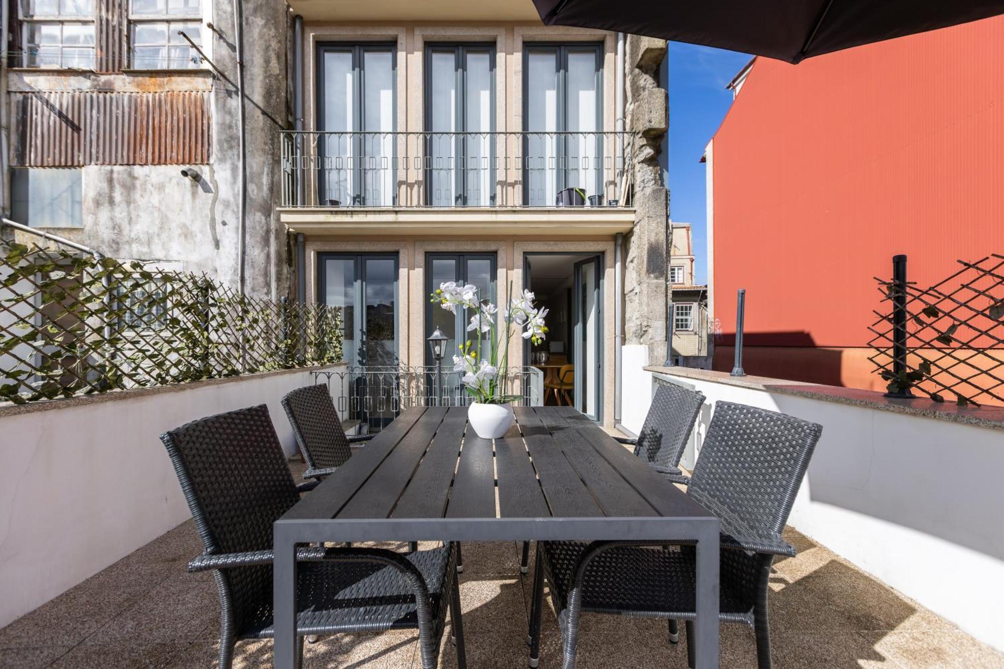 New!central W/ Sunny Terrace - 9 Min Walk Trindade * Porto