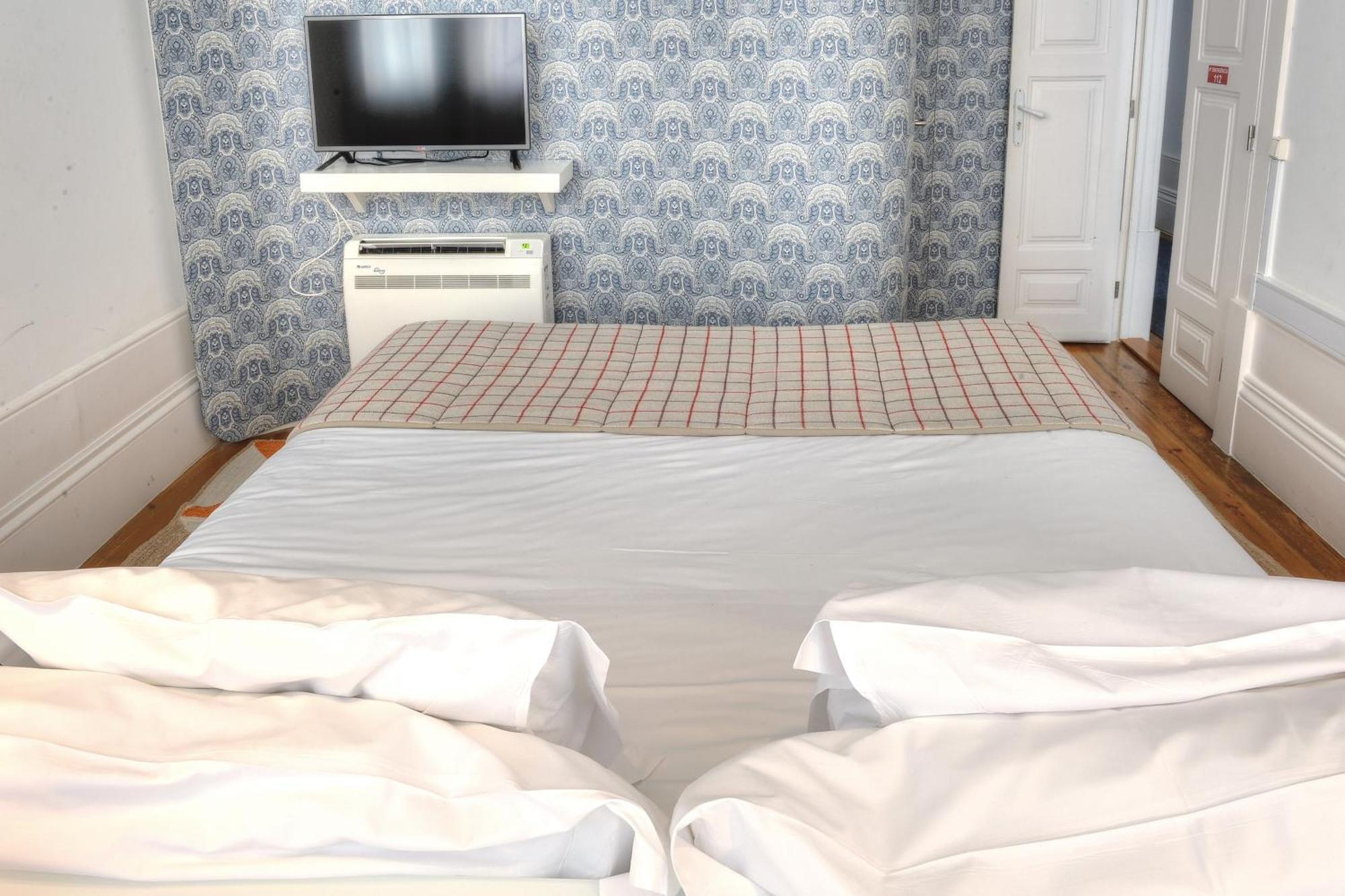 Apartment Three & Bedrooms *