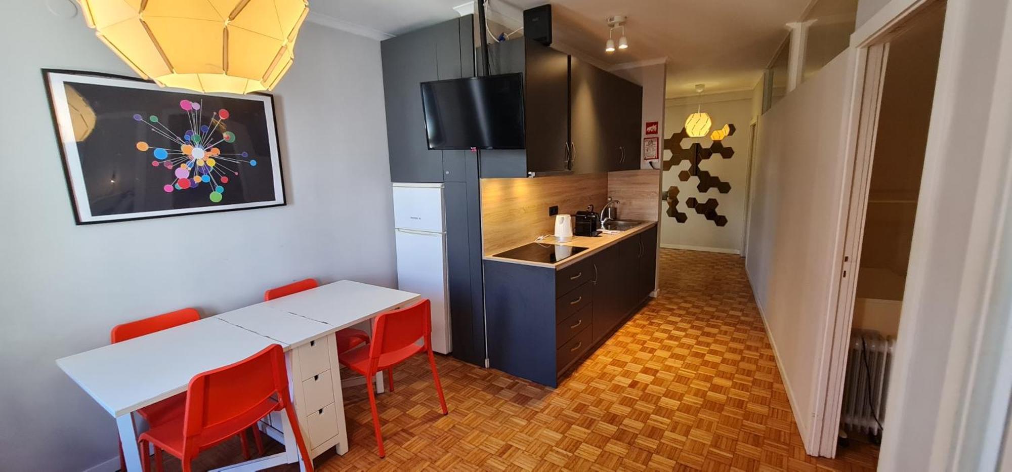 Molecular Apartment