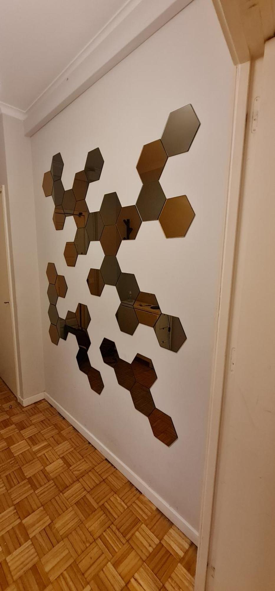Apartment Molecular *