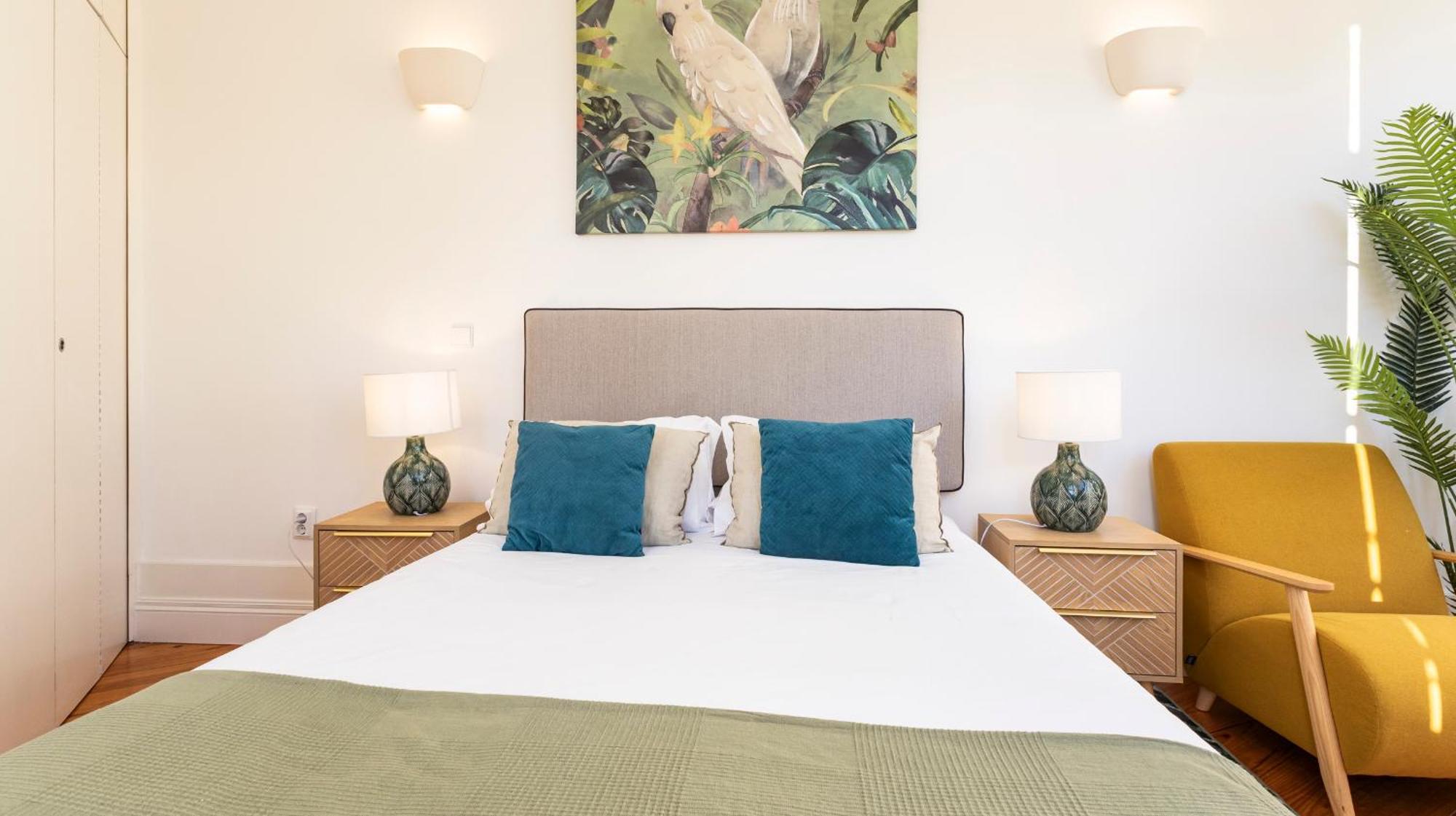 Bright Flat Few Steps To Aliados Av By Lovelystay Porto