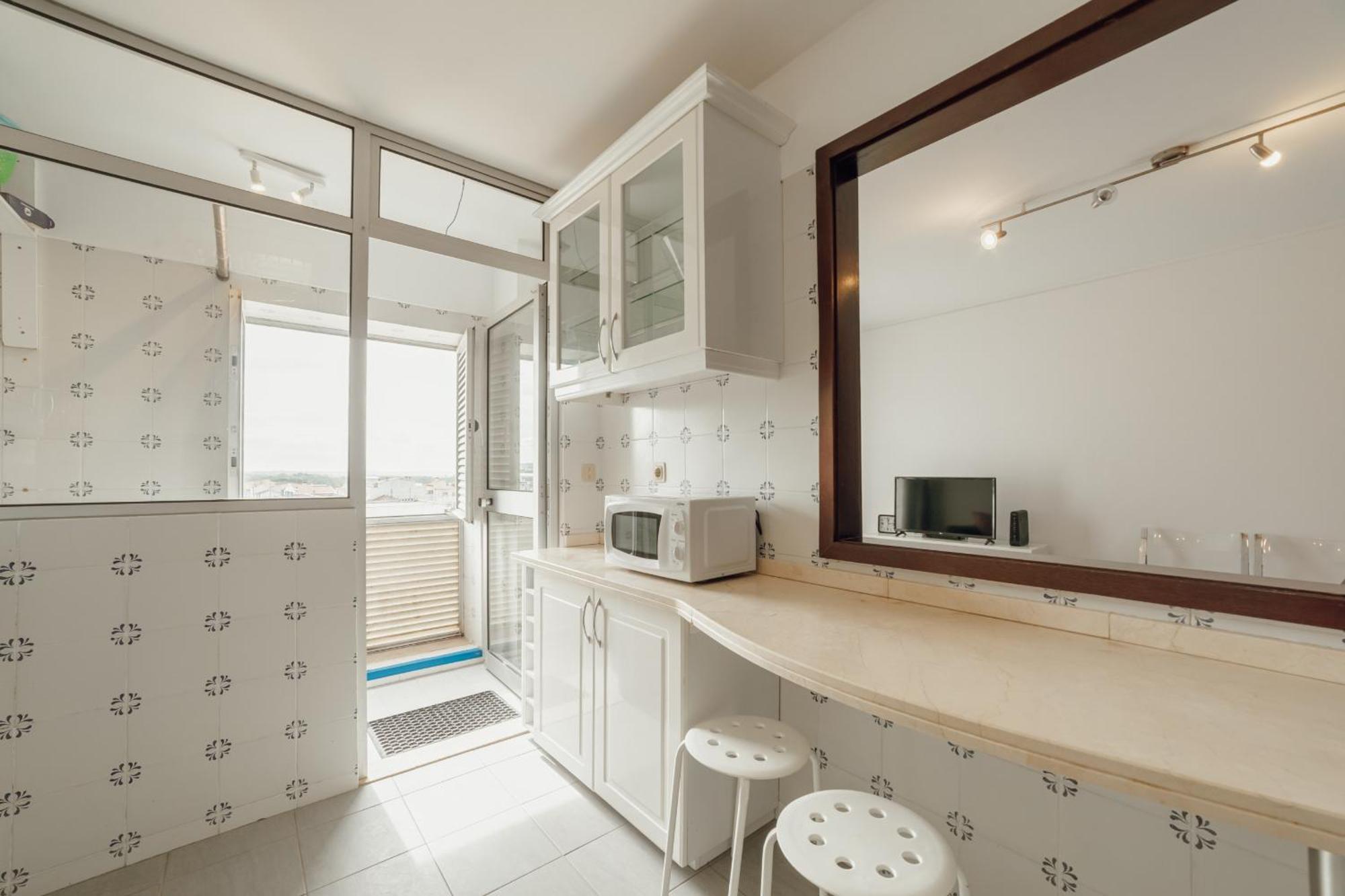 Espinho Modern 3 Bedroom By Vacationy *