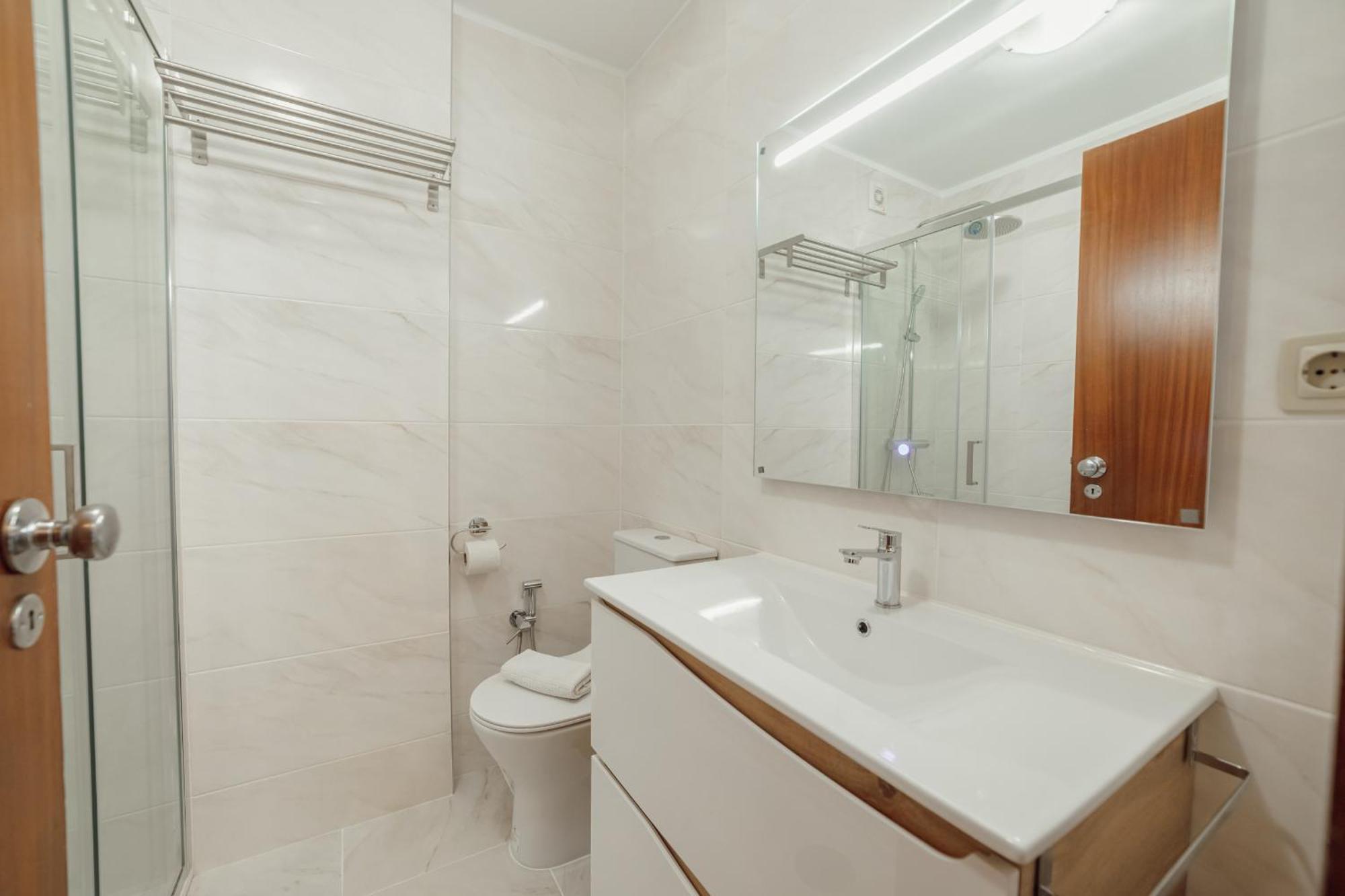 Apartment Espinho Modern 3 Bedroom By Vacationy *