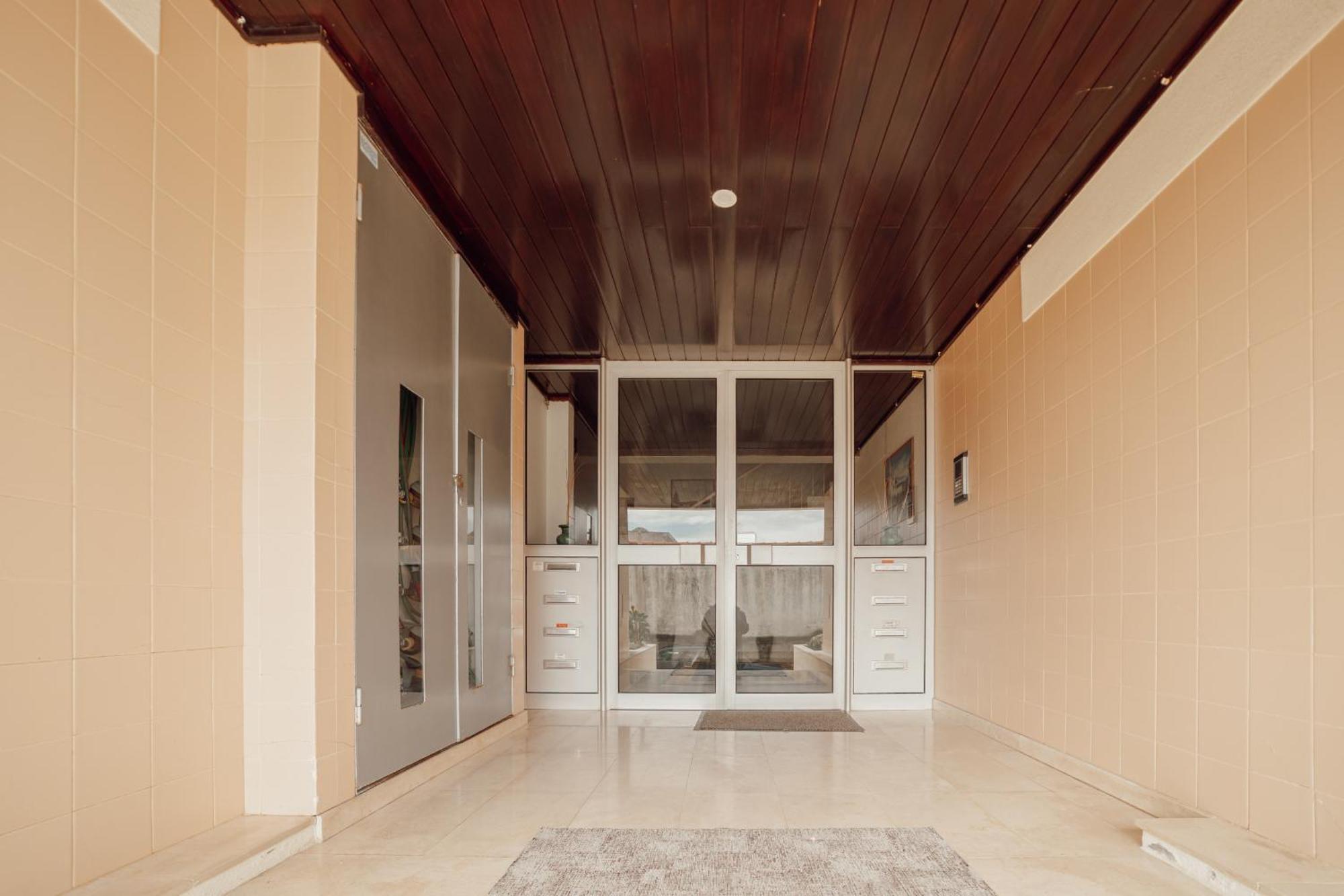 Apartment Espinho Modern 3 Bedroom By Vacationy *