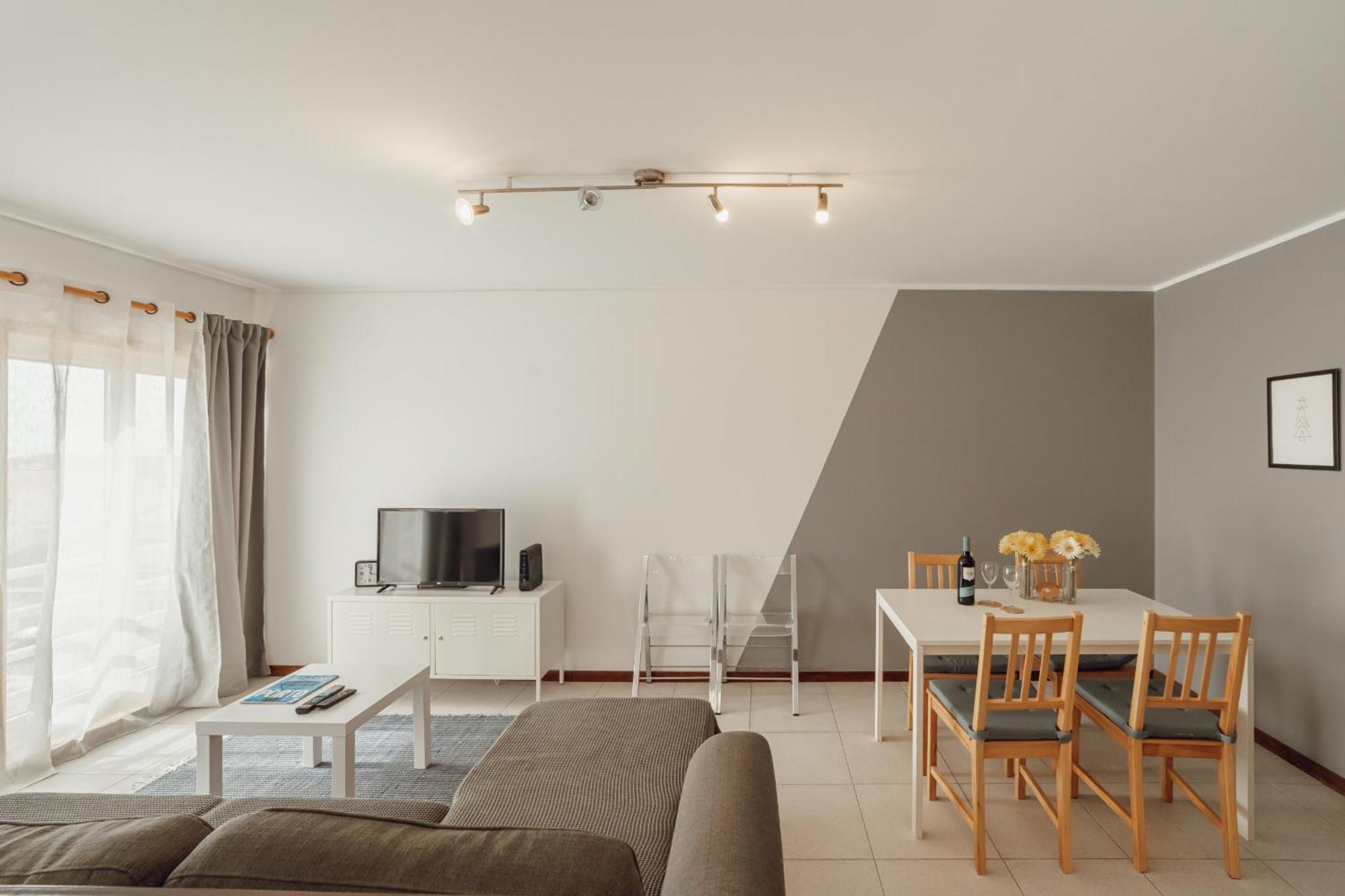 Apartment Espinho Modern 3 Bedroom By Vacationy Porto