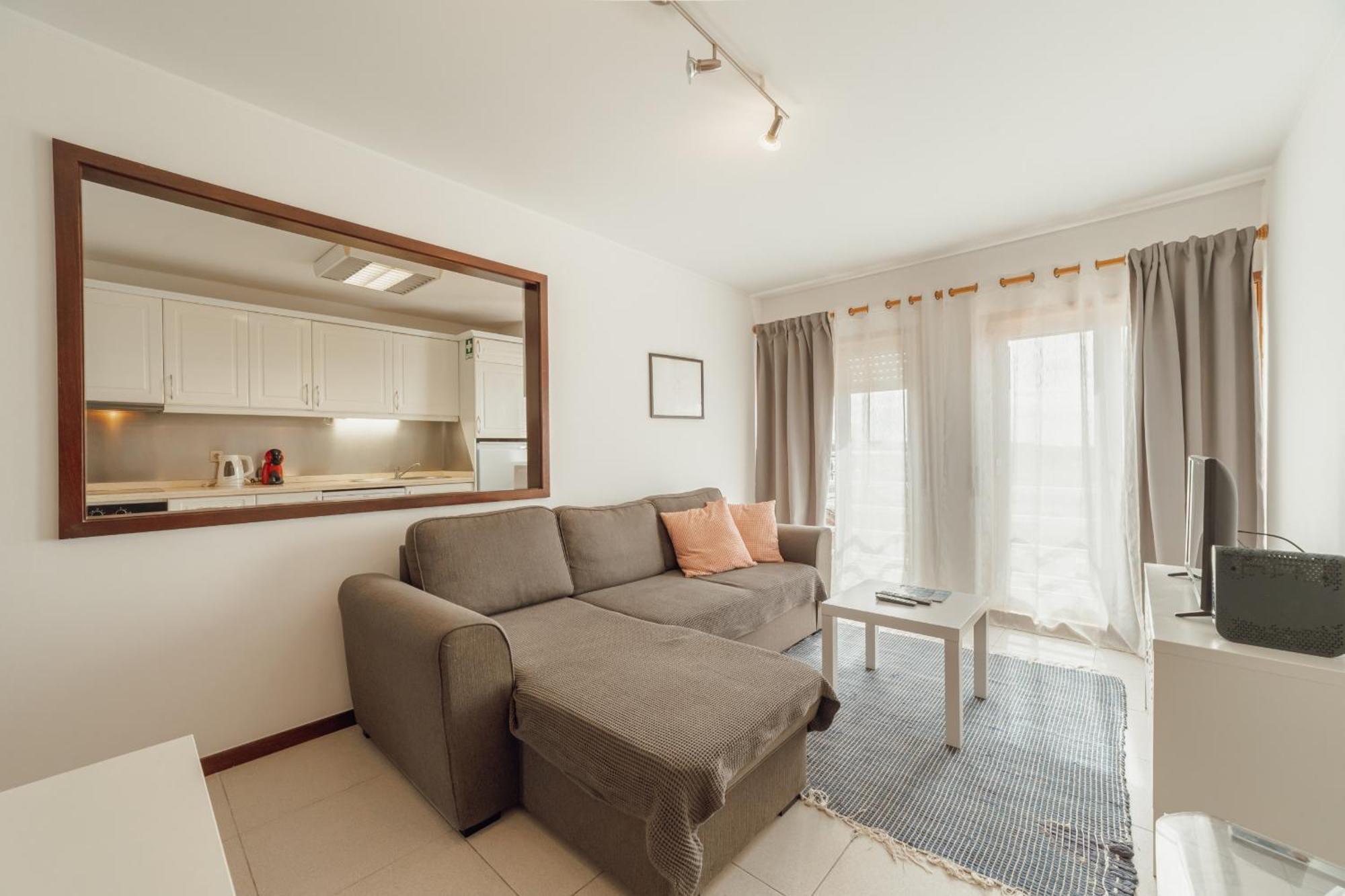 Espinho Modern 3 Bedroom By Vacationy * Porto