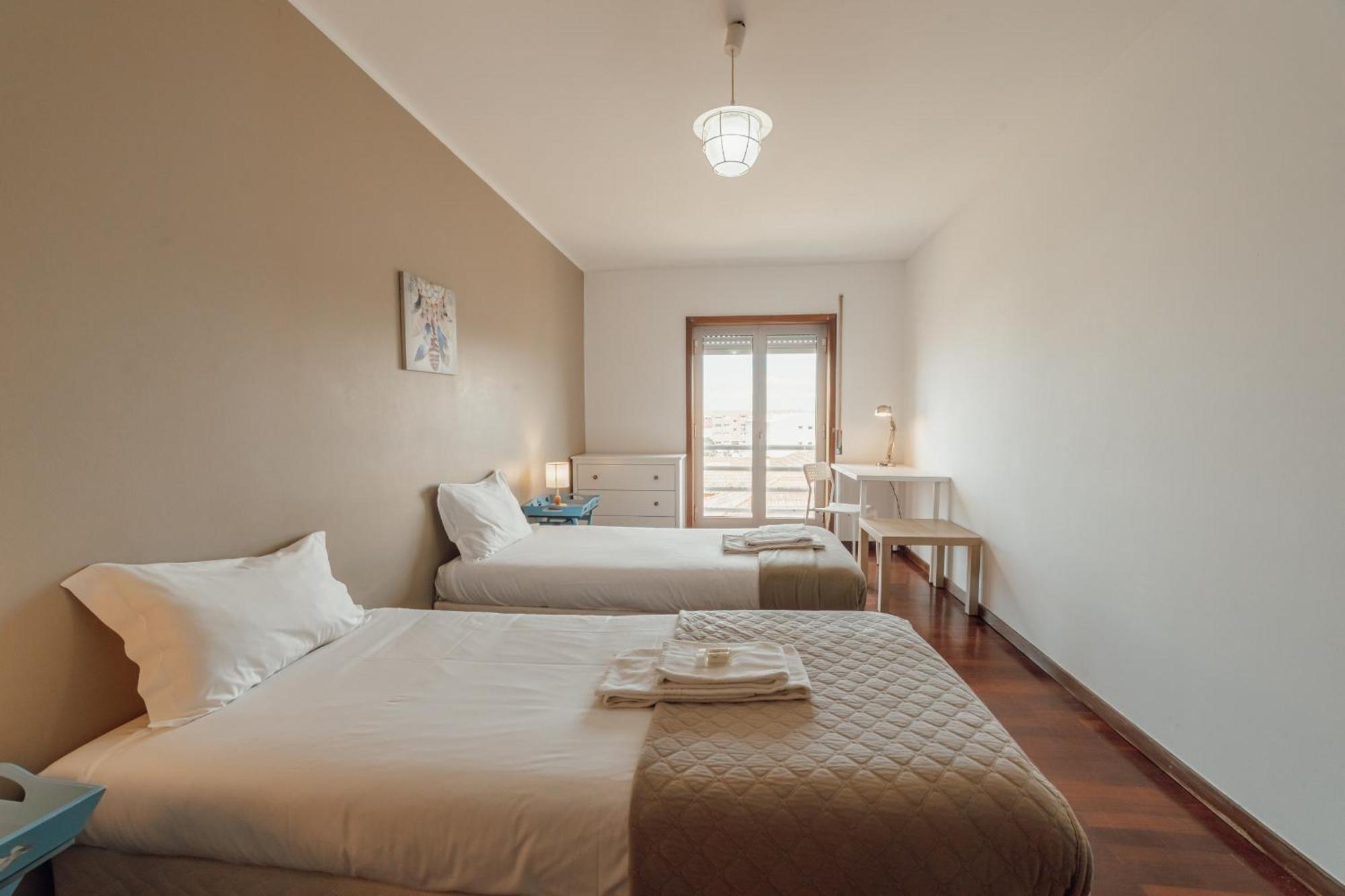 Espinho Modern 3 Bedroom By Vacationy Apartment *