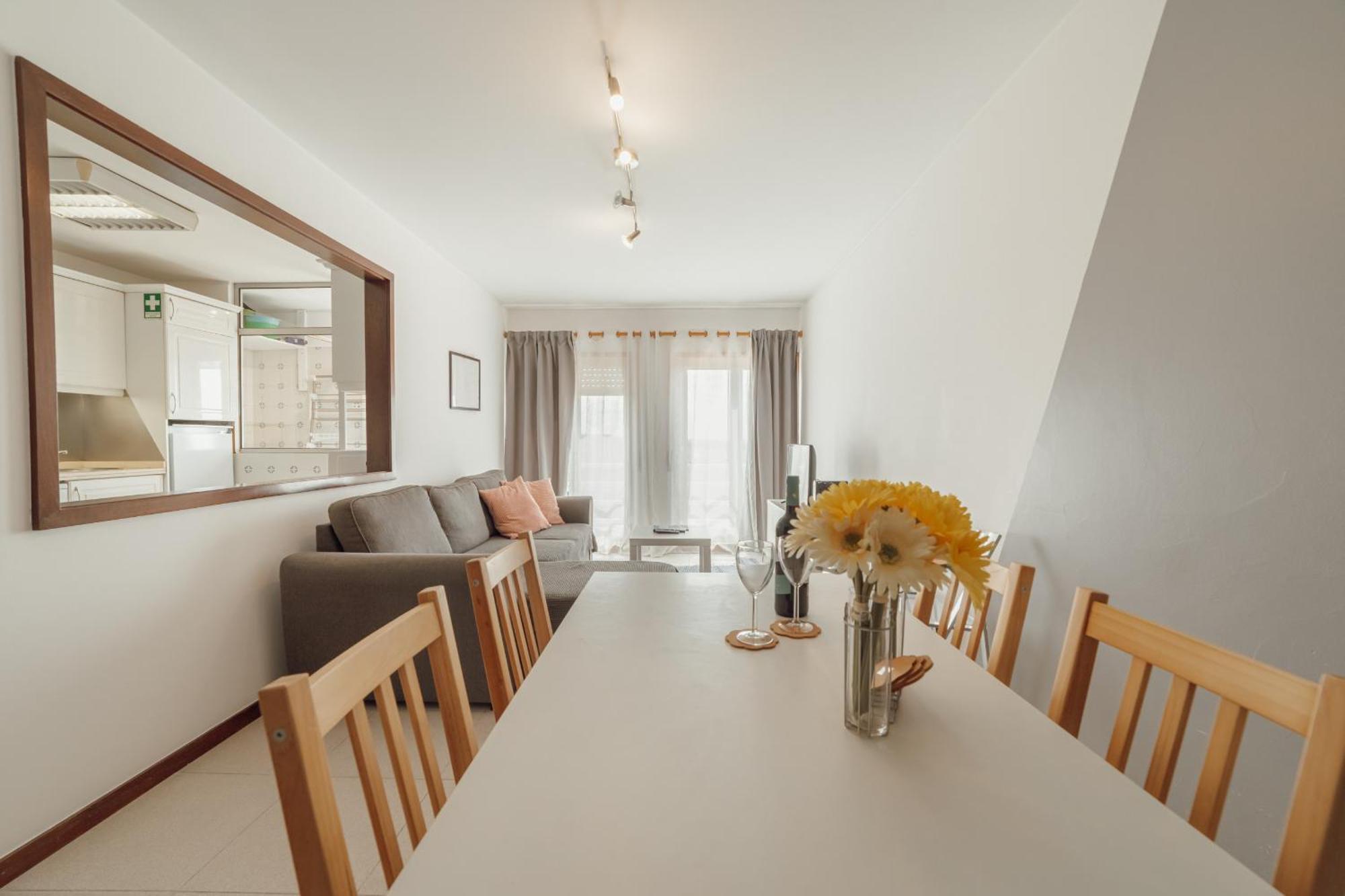 Espinho Modern 3 Bedroom By Vacationy