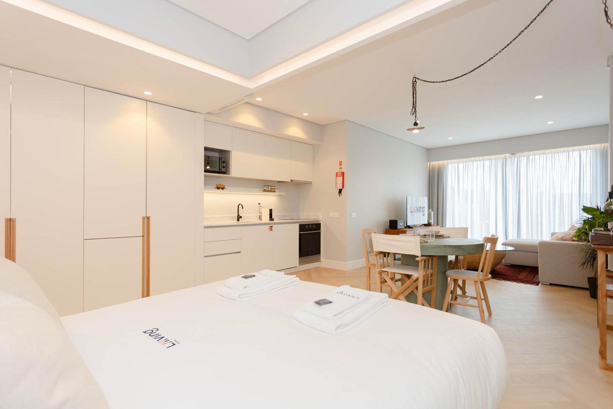 Liiiving In - Luxury Design M