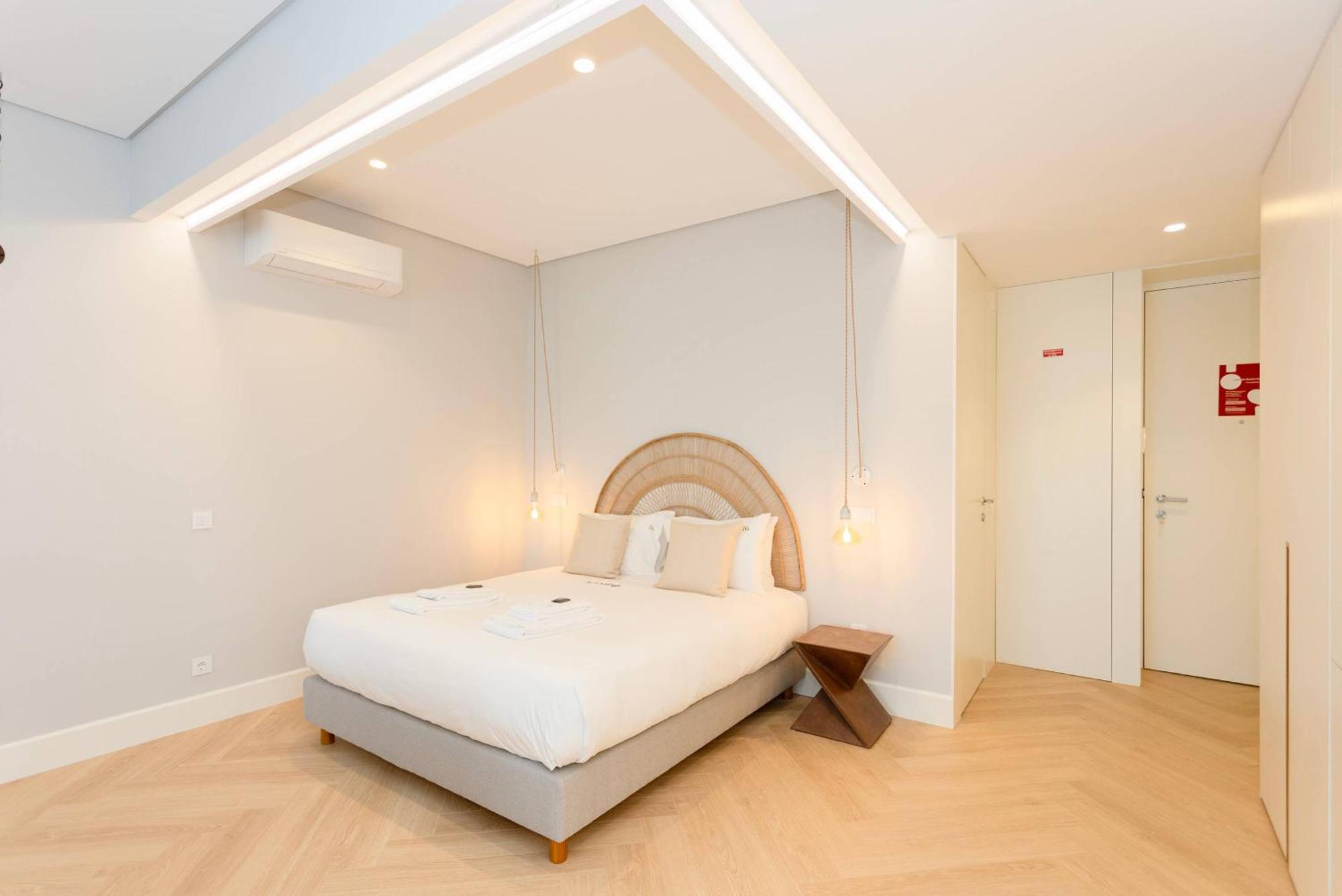 Liiiving In - Luxury Design M *