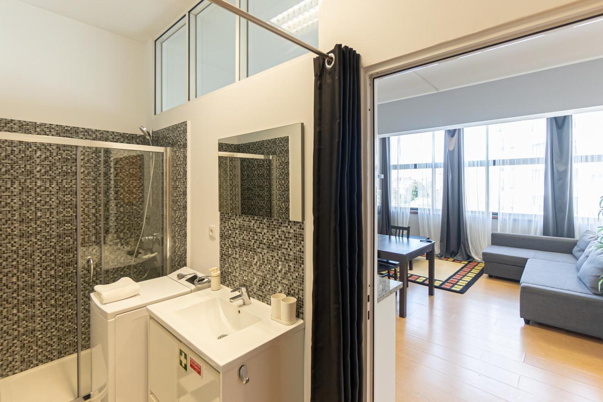 Apartment Spacious 2 Private Combined In 1