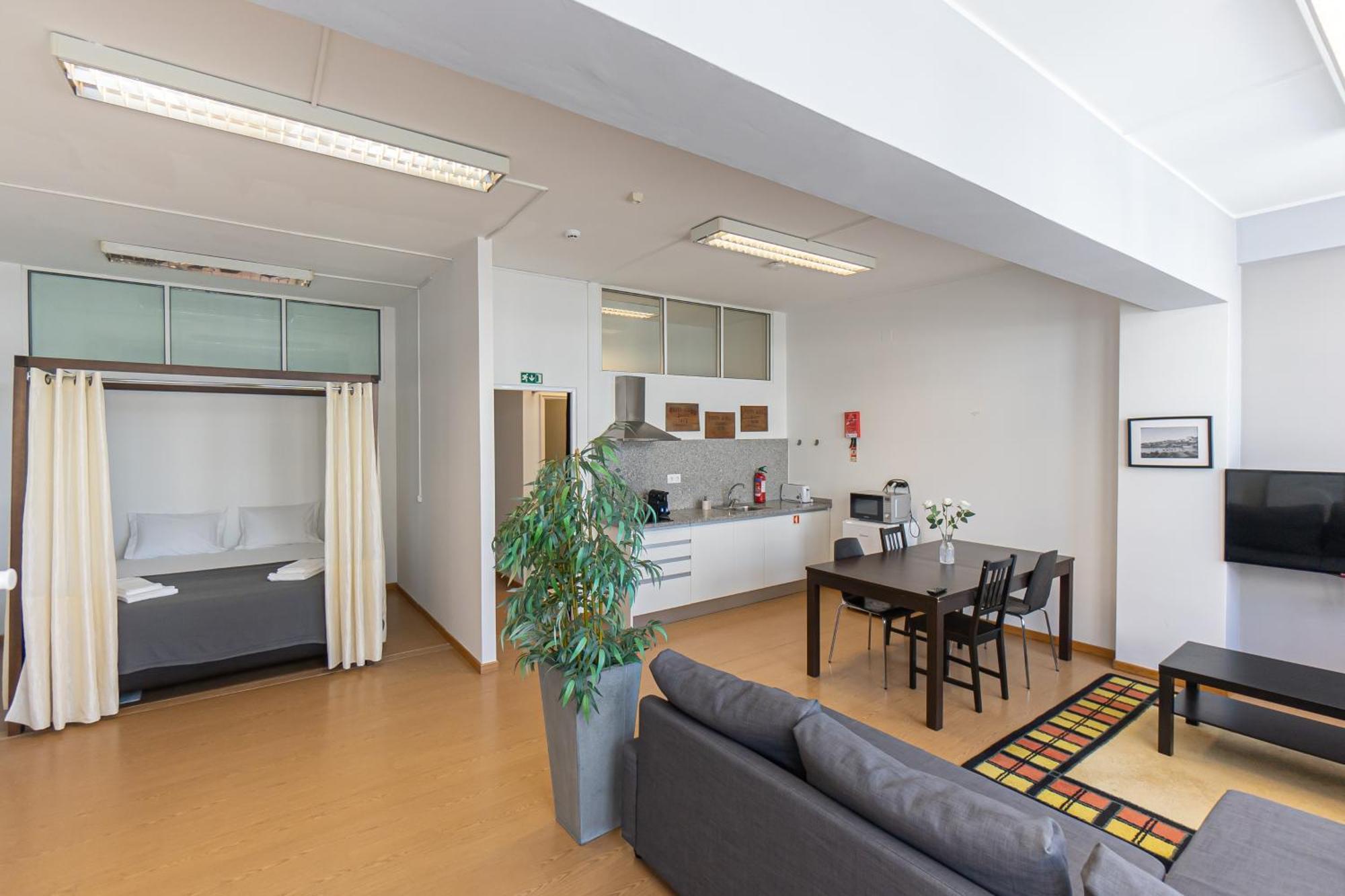 Apartment Spacious 2 Private Combined In 1 *