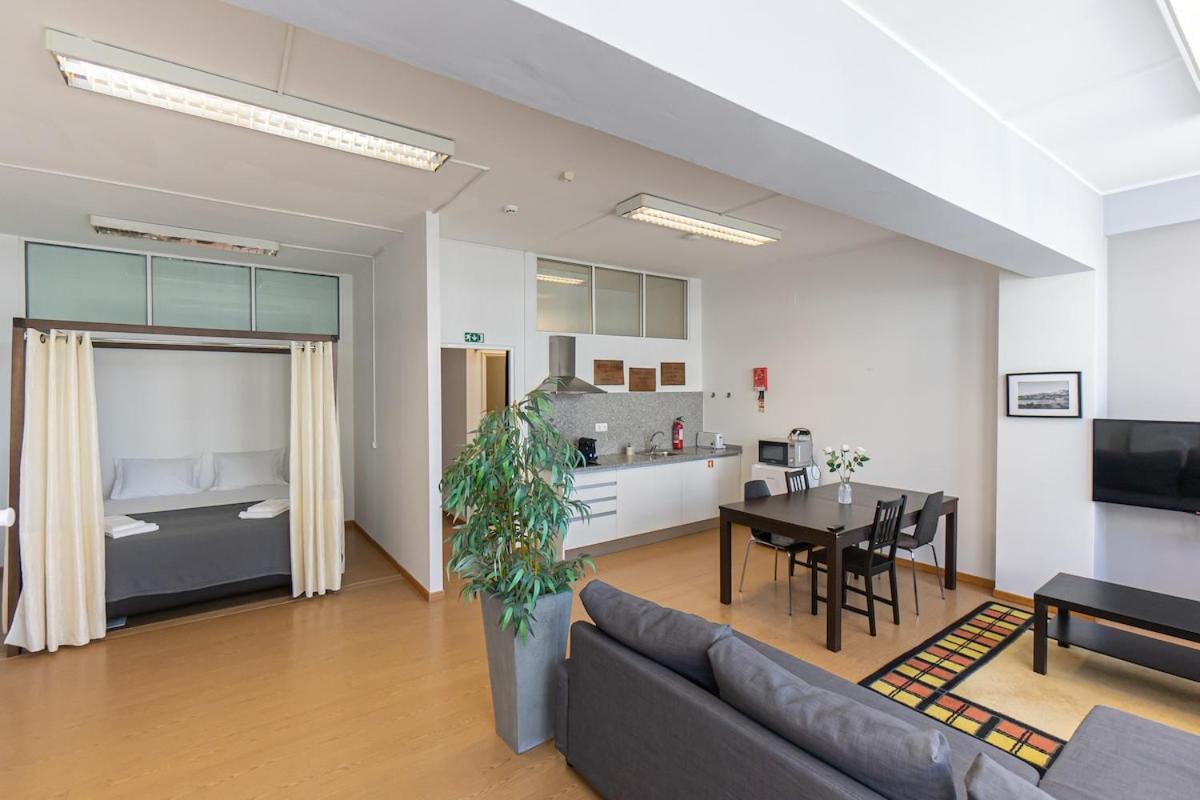 Spacious 2 Private Combined In 1 Apartment *