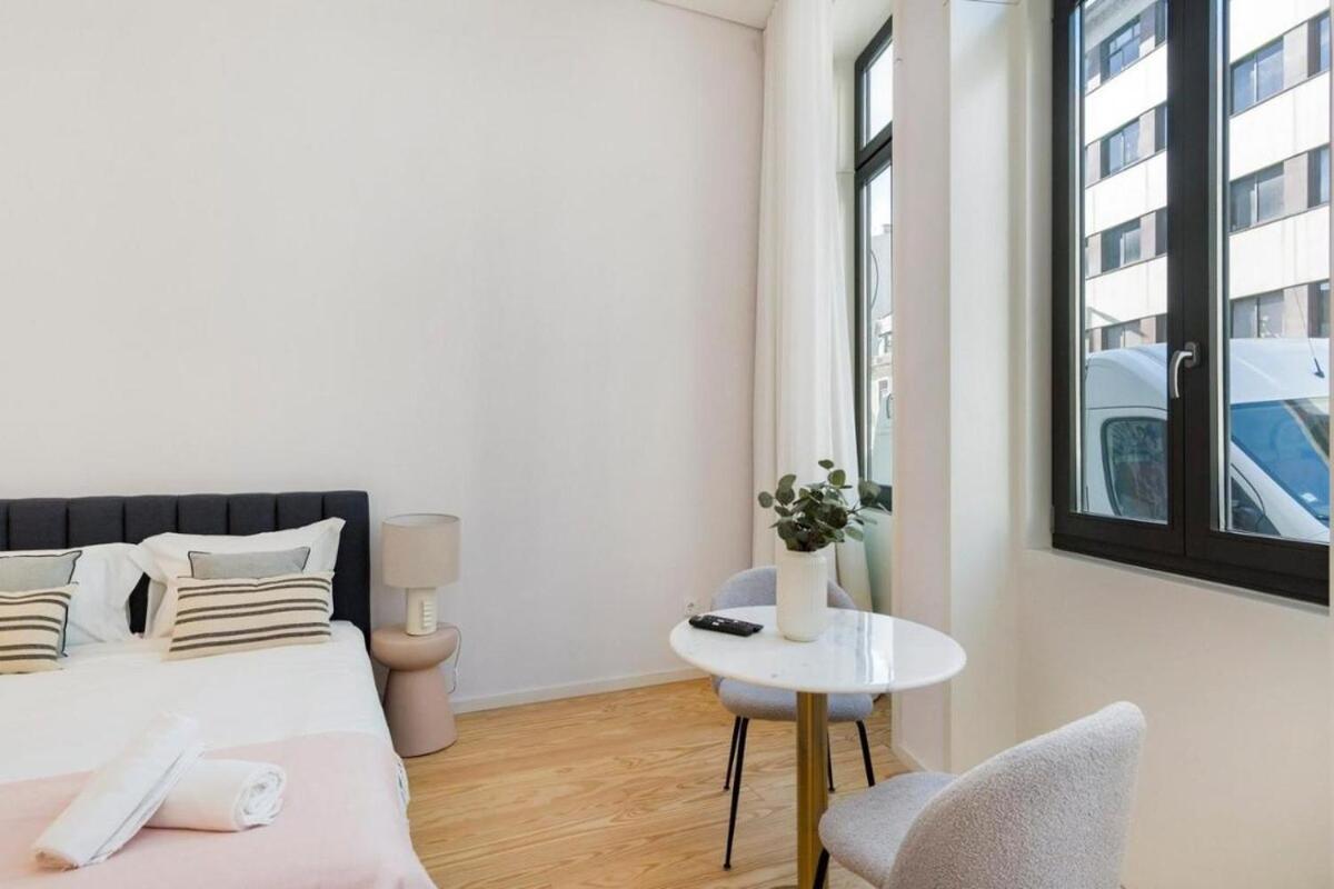Modern Living In Apartment Porto