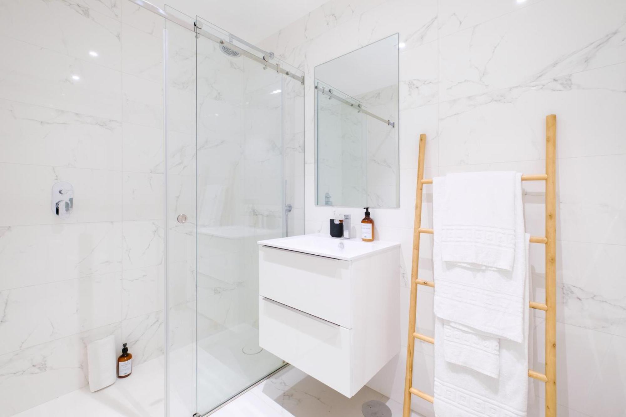 Unique Antas Park Apartment Porto
