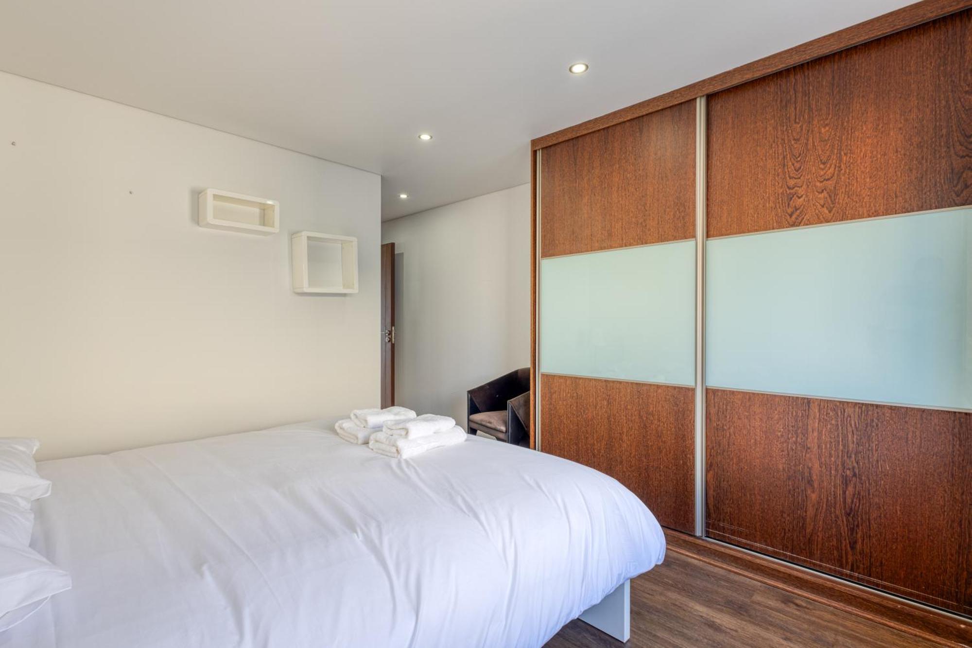 On Luxury House - Pool & Parking Holiday home *