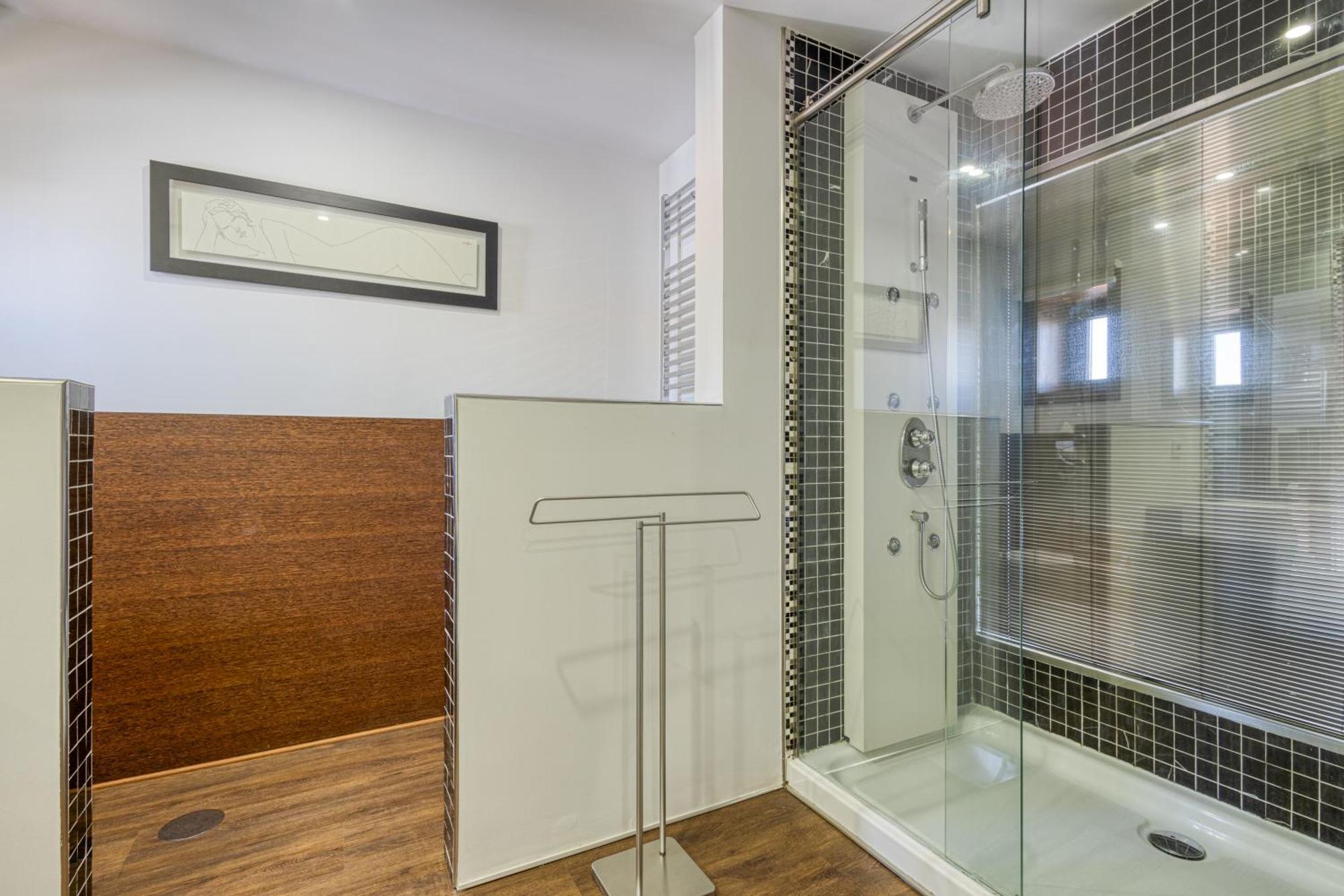 On - Luxury House - Pool & Parking & Pet Friendly