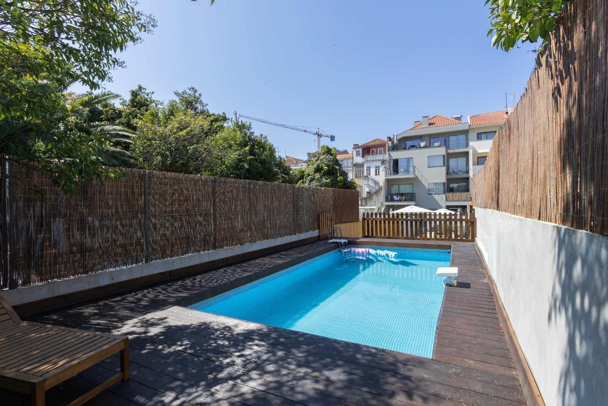 Liiiving In - Pool Paradise Porto