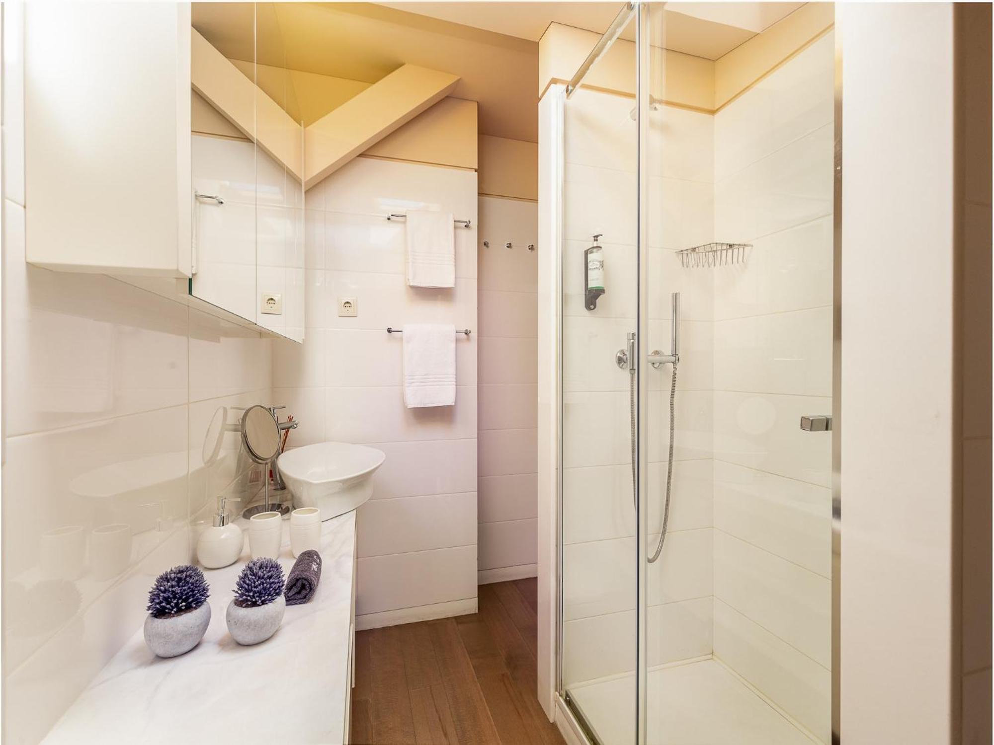 Apartment Charming With Balcony In Porto