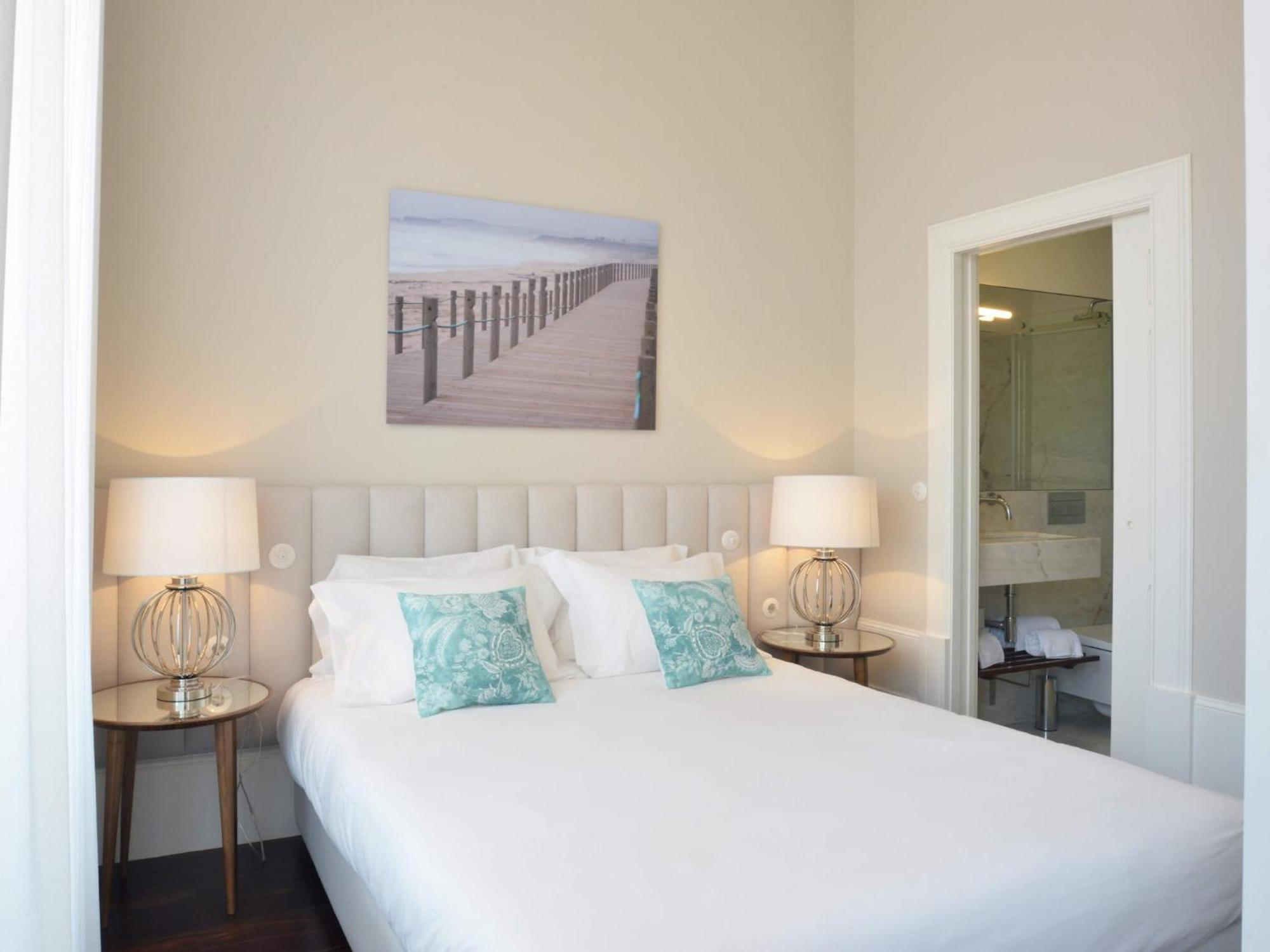 Spacious With Modern Amenities Apartment Porto