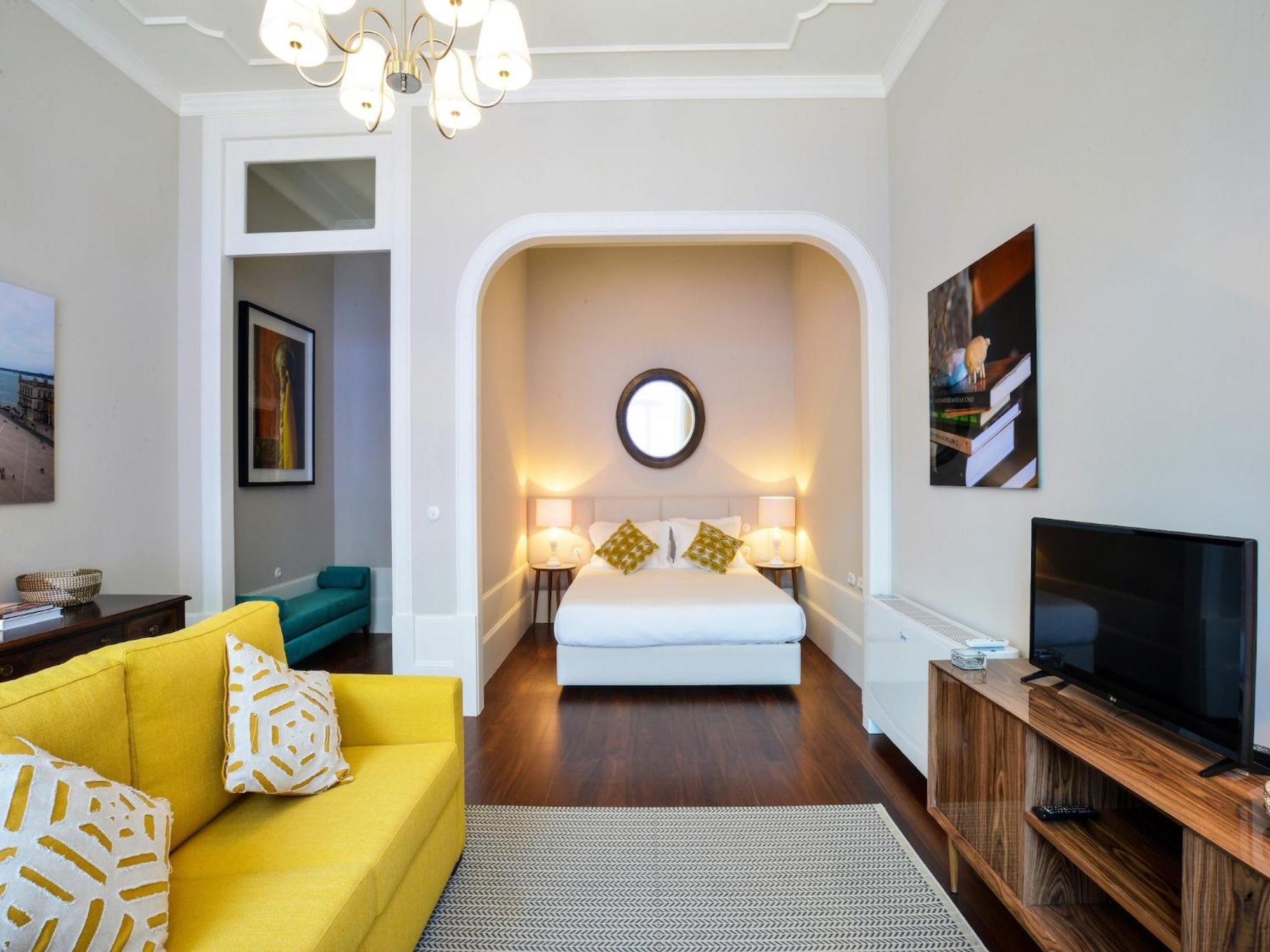Spacious With Modern Amenities Apartment *
