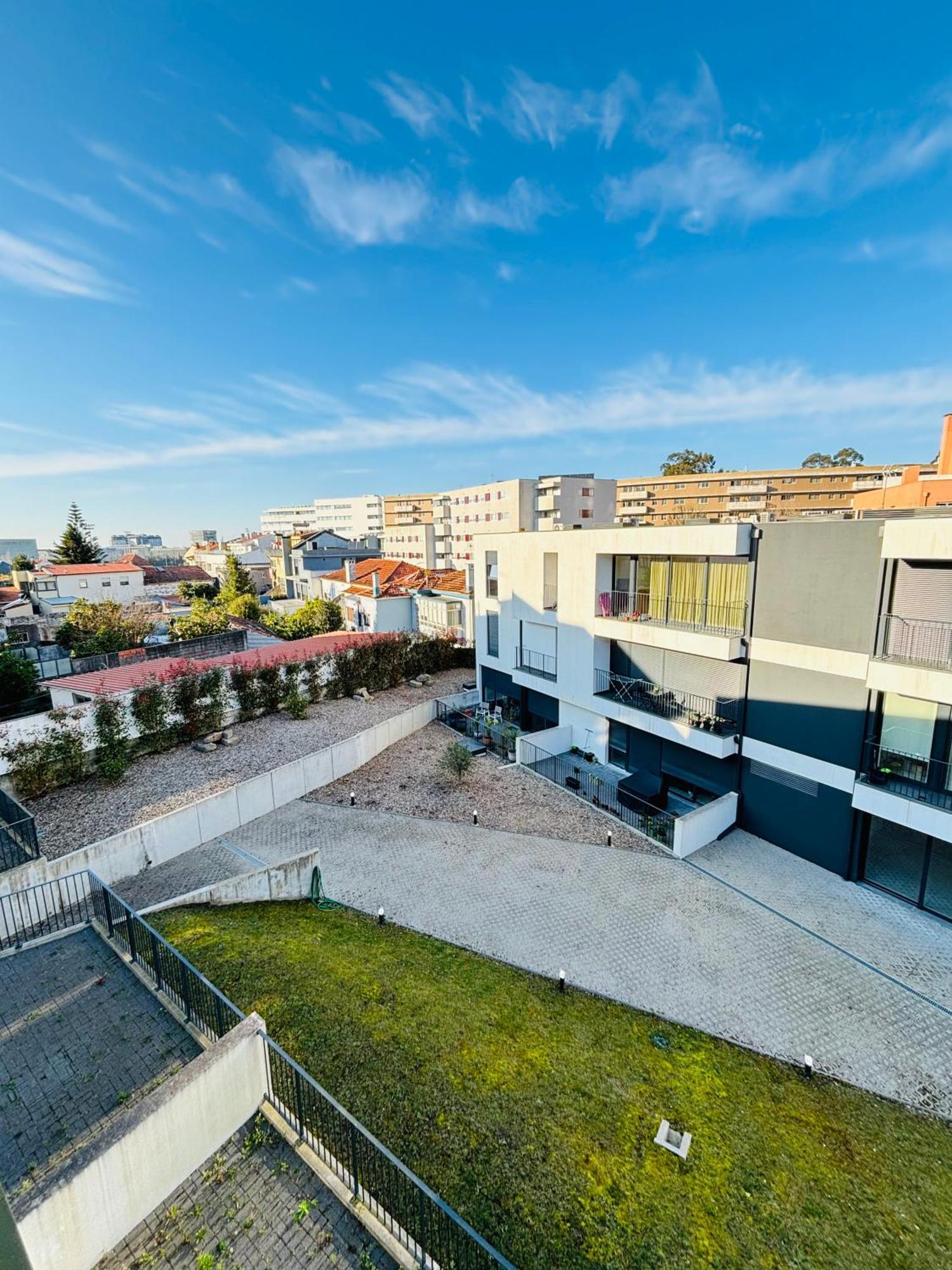 Modern With Balcony And Free Parking Apartment Porto