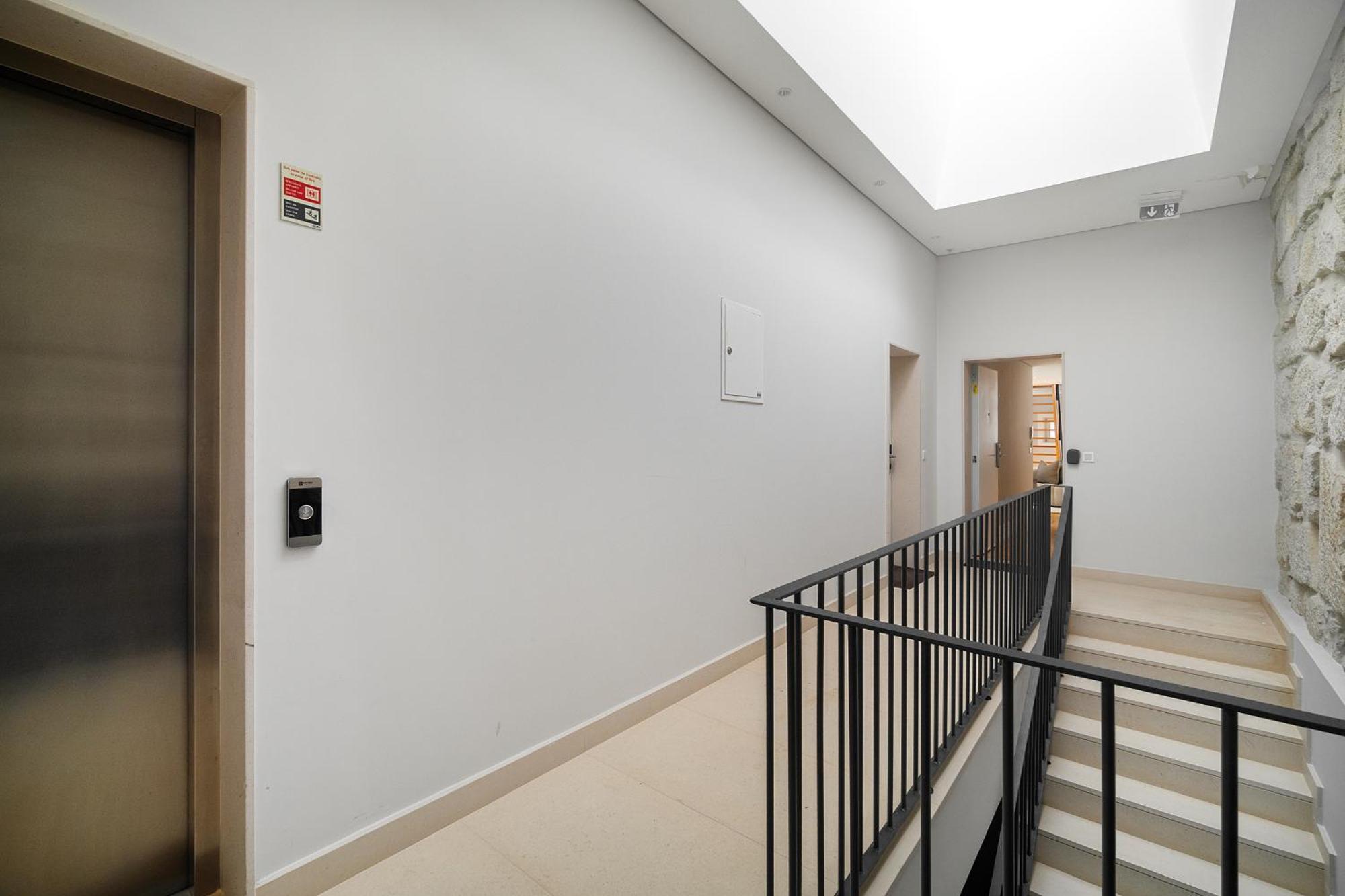 Whome Trendy Cedofeita Loft - Luxe & Light-filled Apartment Porto