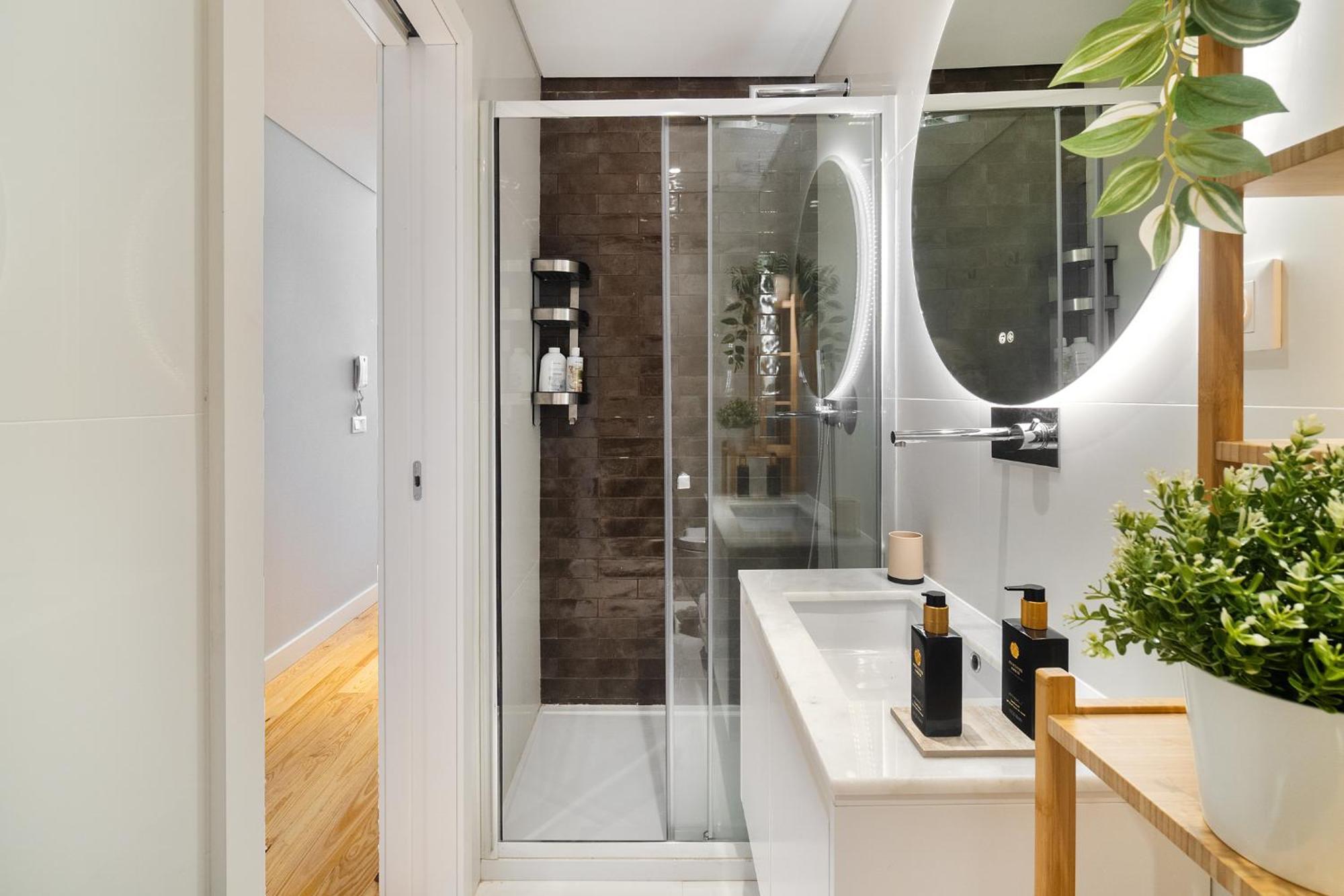Apartment Whome Trendy Cedofeita Loft - Luxe & Light-filled Porto