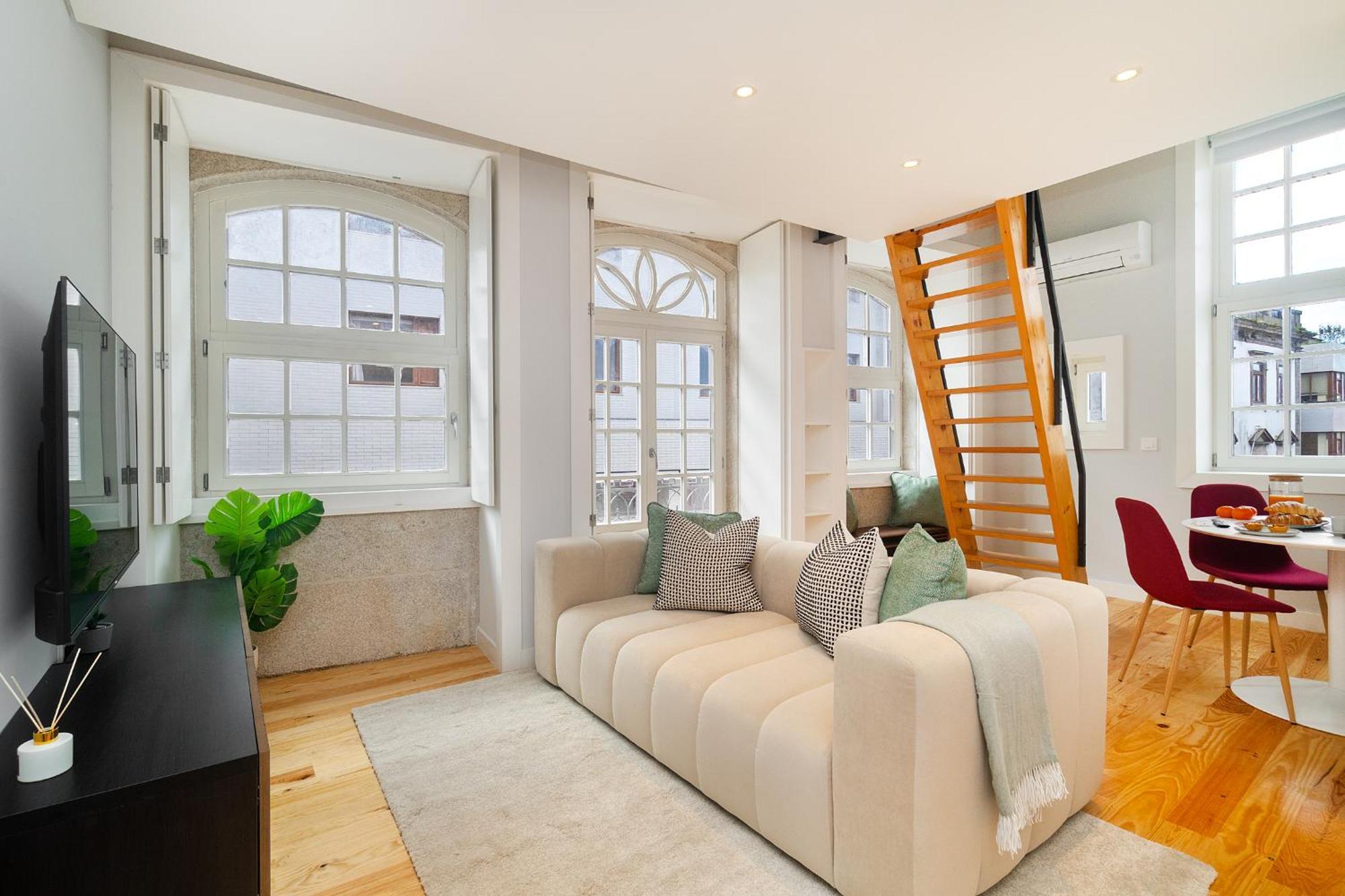 Whome Trendy Cedofeita Loft - Luxe & Light-filled Apartment *