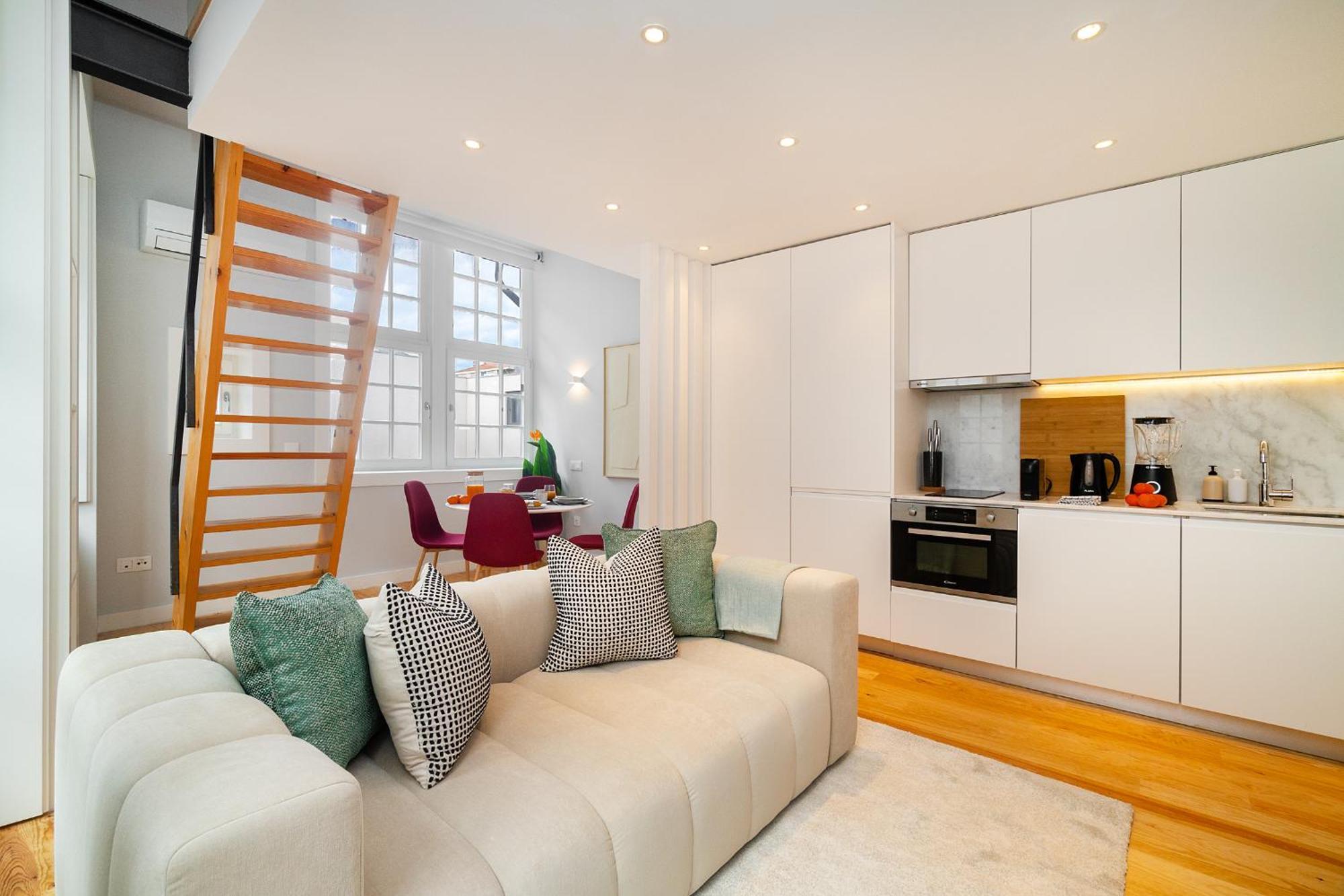 Apartment Whome Trendy Cedofeita Loft - Luxe & Light-filled *