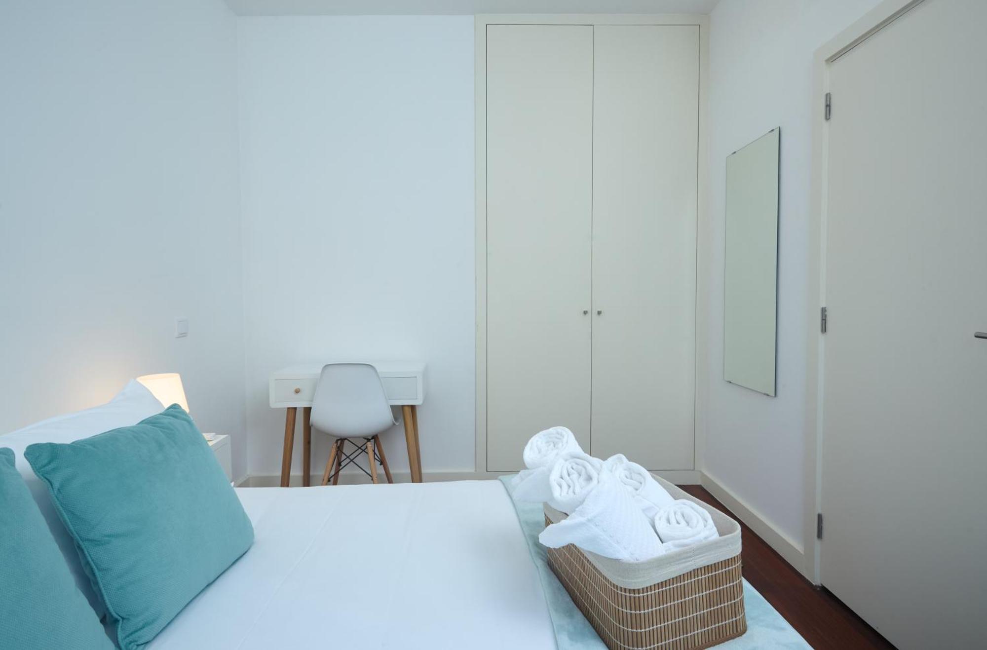 Apartment Yellow *