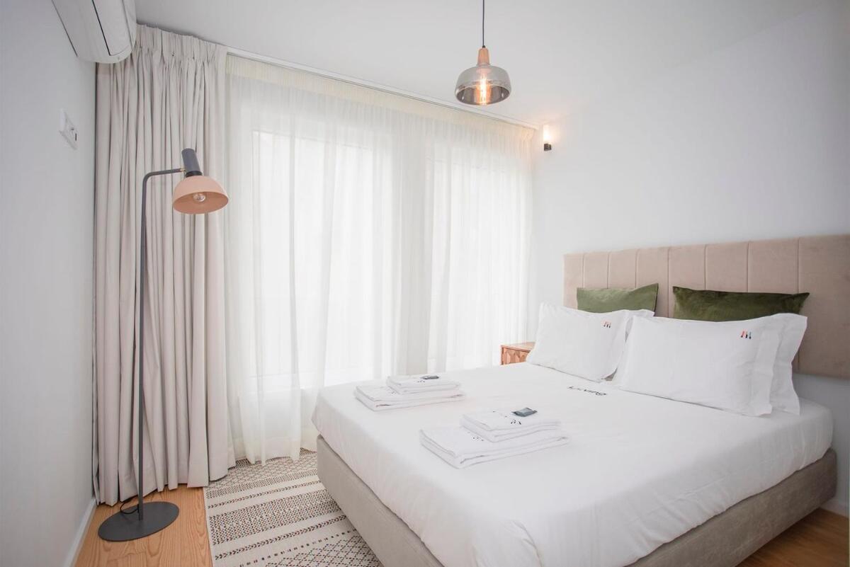 Apartment Liiiving In - Modern & Glam J *