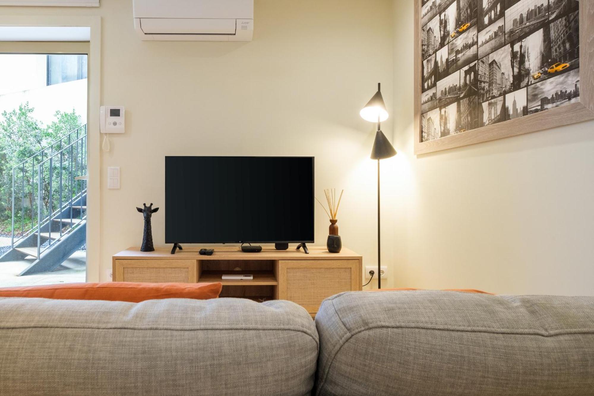 Apartment Luxury Style 6 With Ac Downtown Near Metro *
