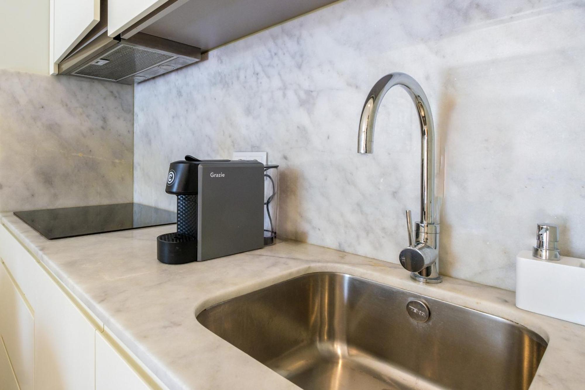Luxury Style 7 With Ac Downtown Near Metro Apartment *