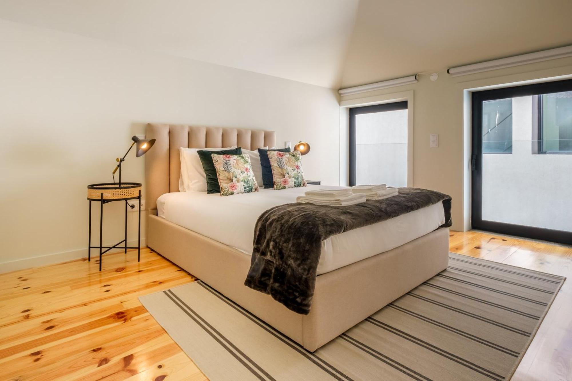 Luxury Style 4 With Ac Downtown Near Metro *